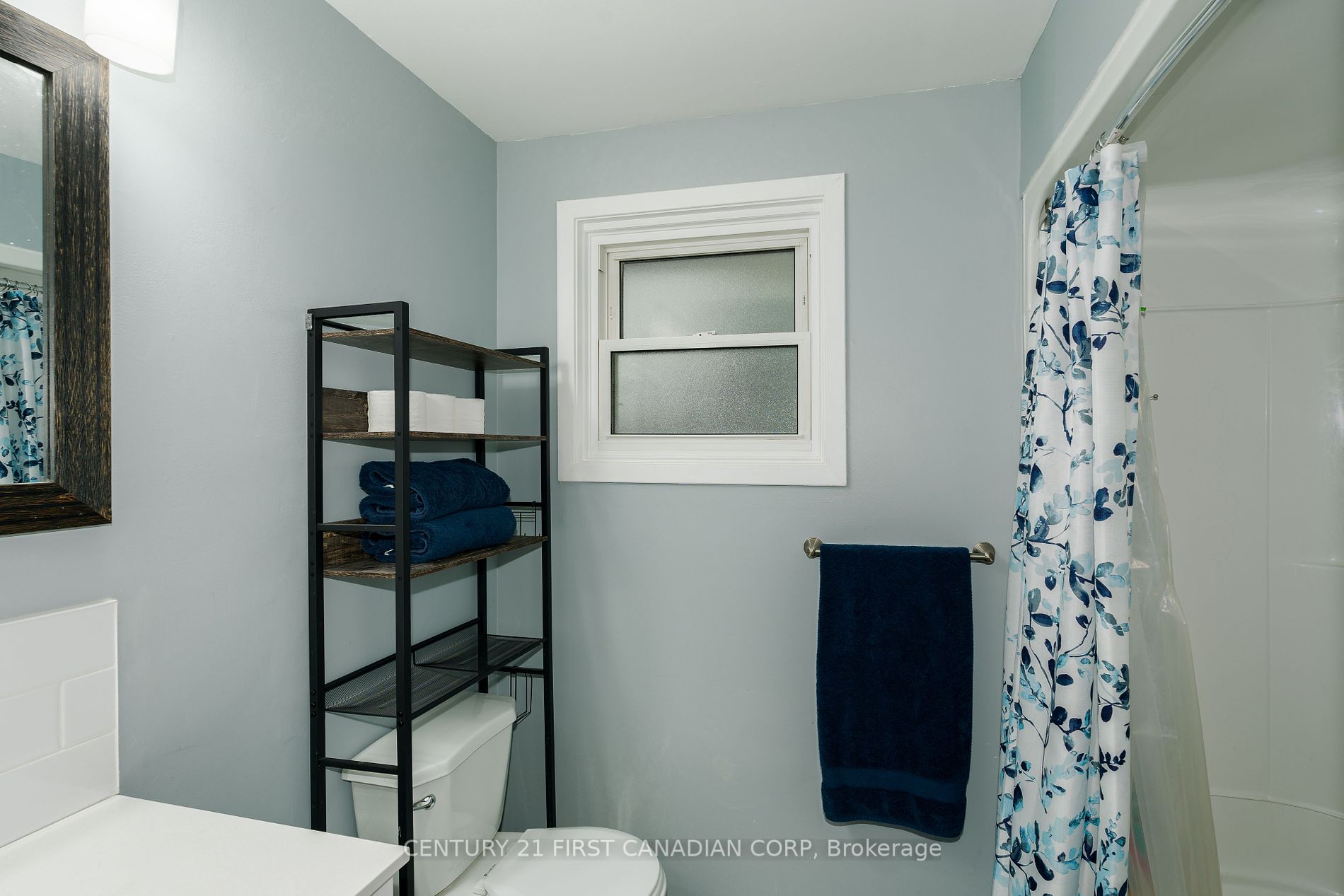 312 Admiral Dr Property Photo 4