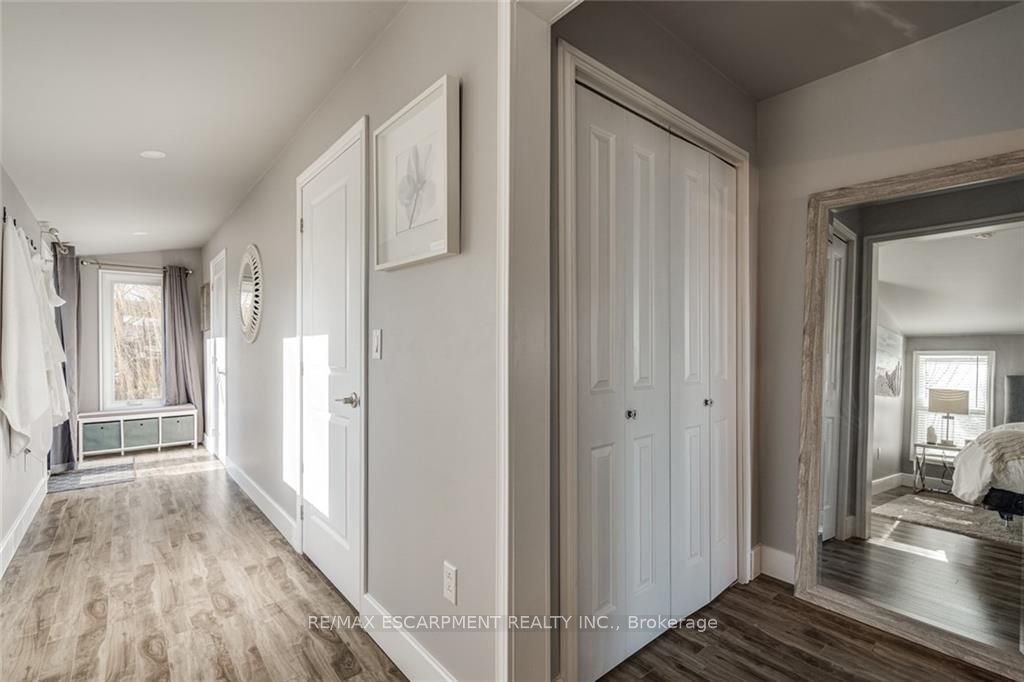 71 Lakeshore Rd Property Photo 8