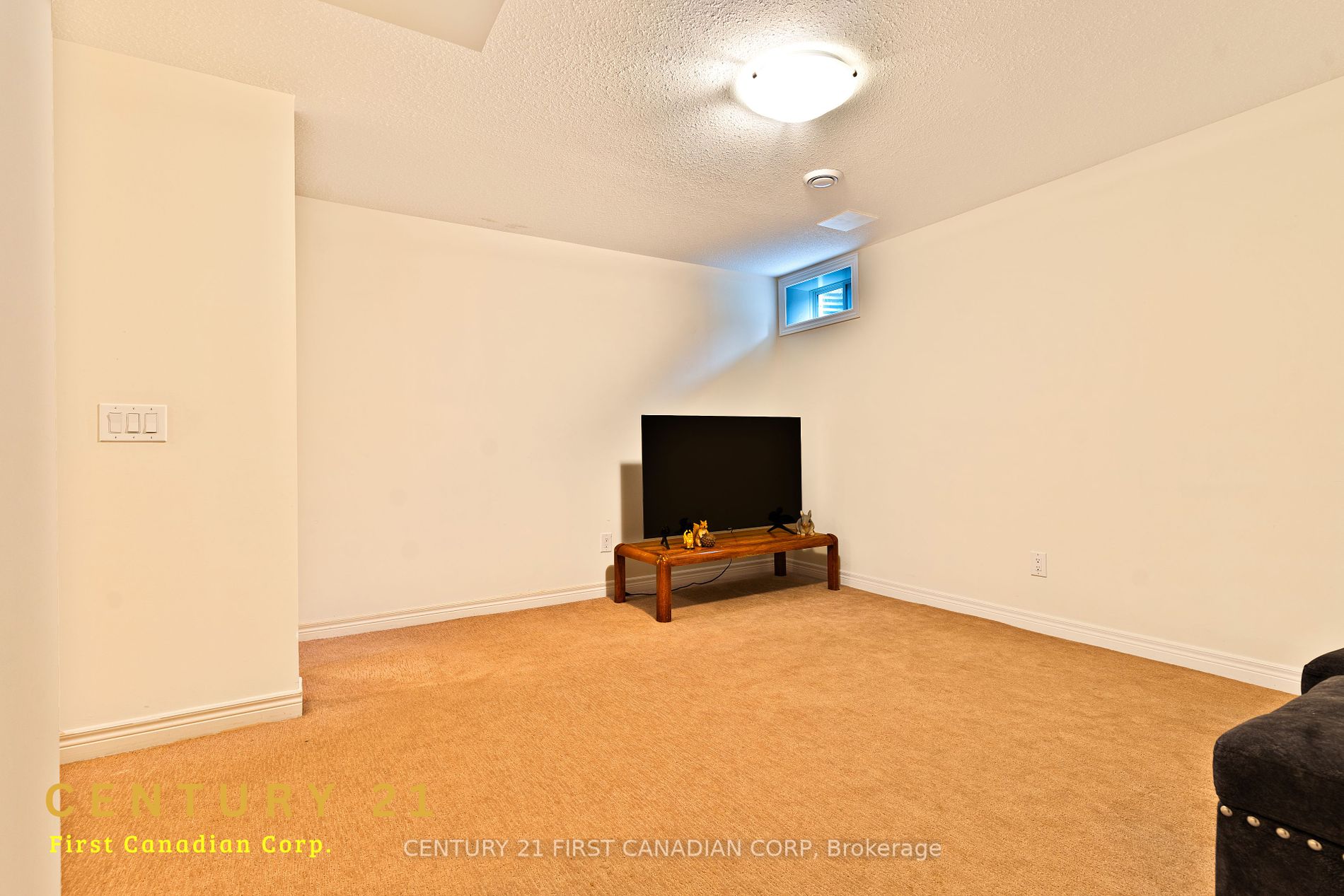 7768 Ascot Circ 67 Property Photo 17