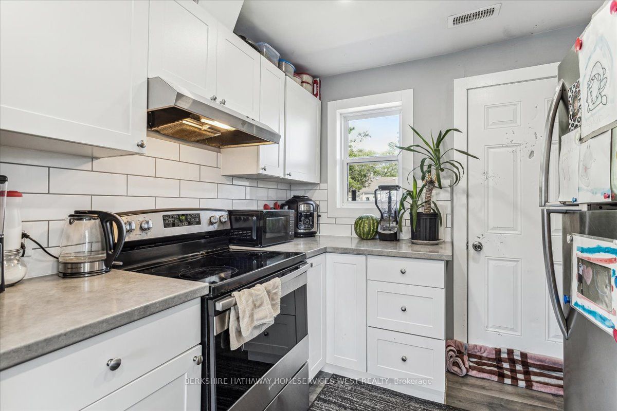 36 Sherbourne St Property Photo 8