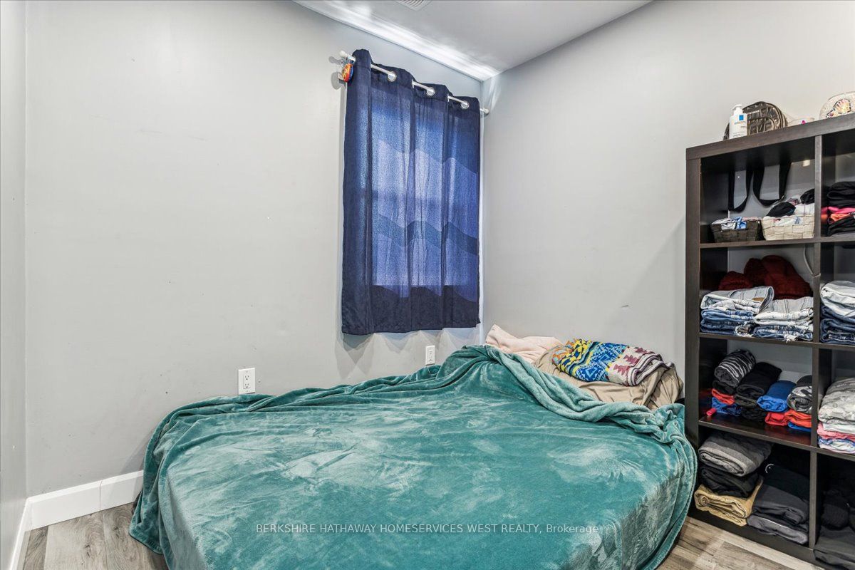 36 Sherbourne St Property Photo 13