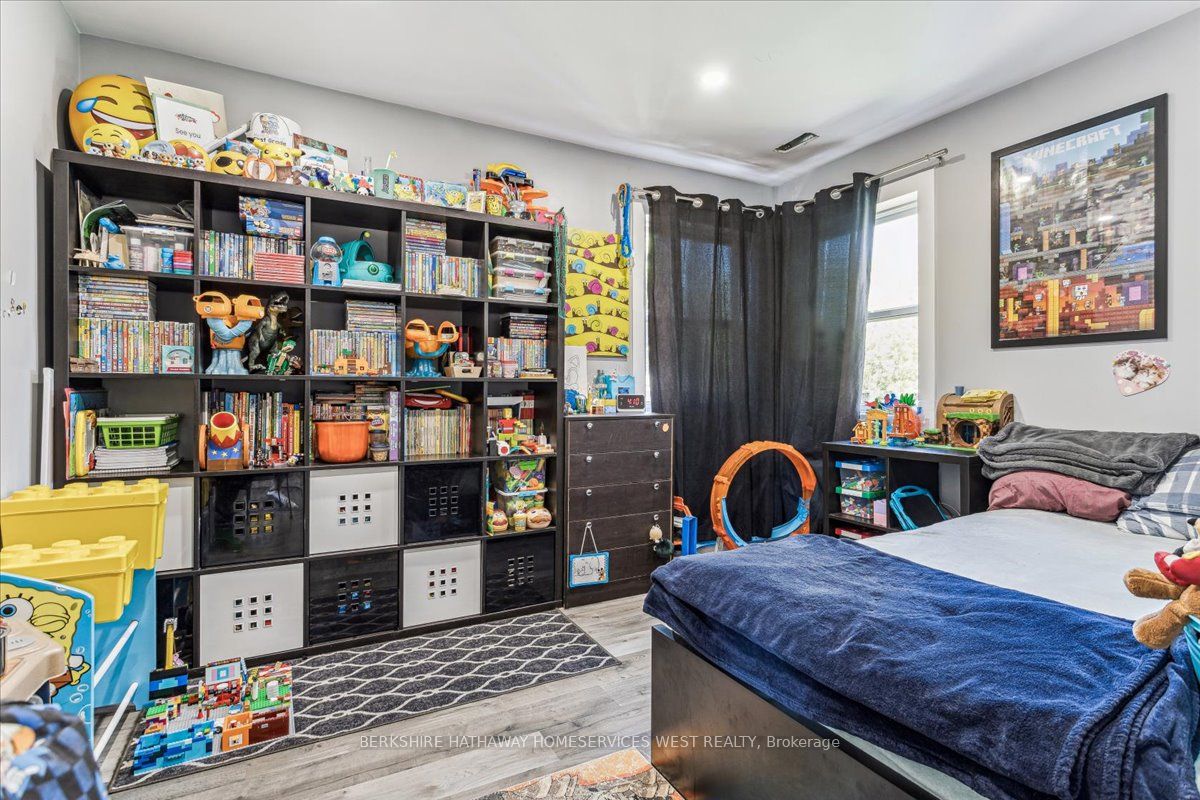 36 Sherbourne St Property Photo 16