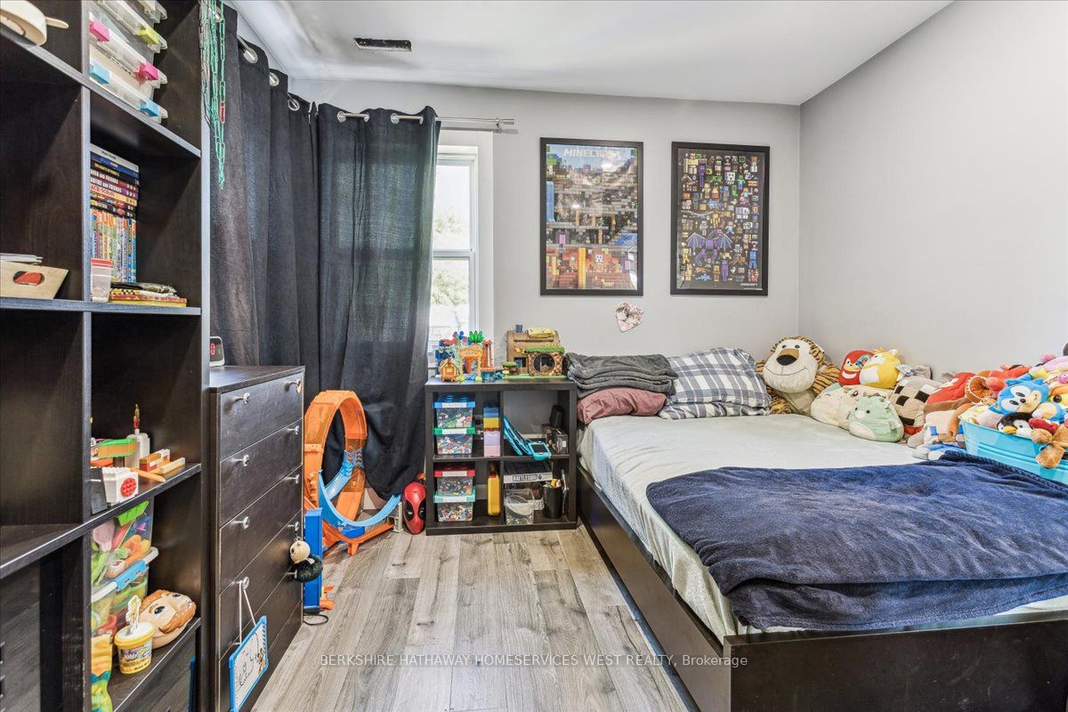 36 Sherbourne St Property Photo 17