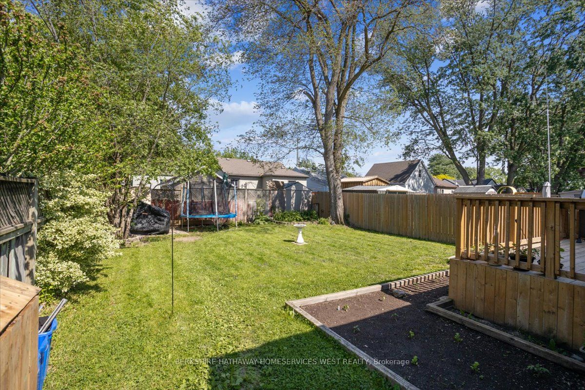 36 Sherbourne St Property Photo 24