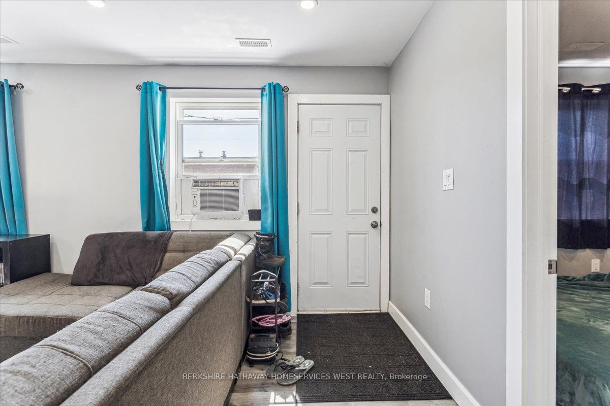 36 Sherbourne St Property Photo 29