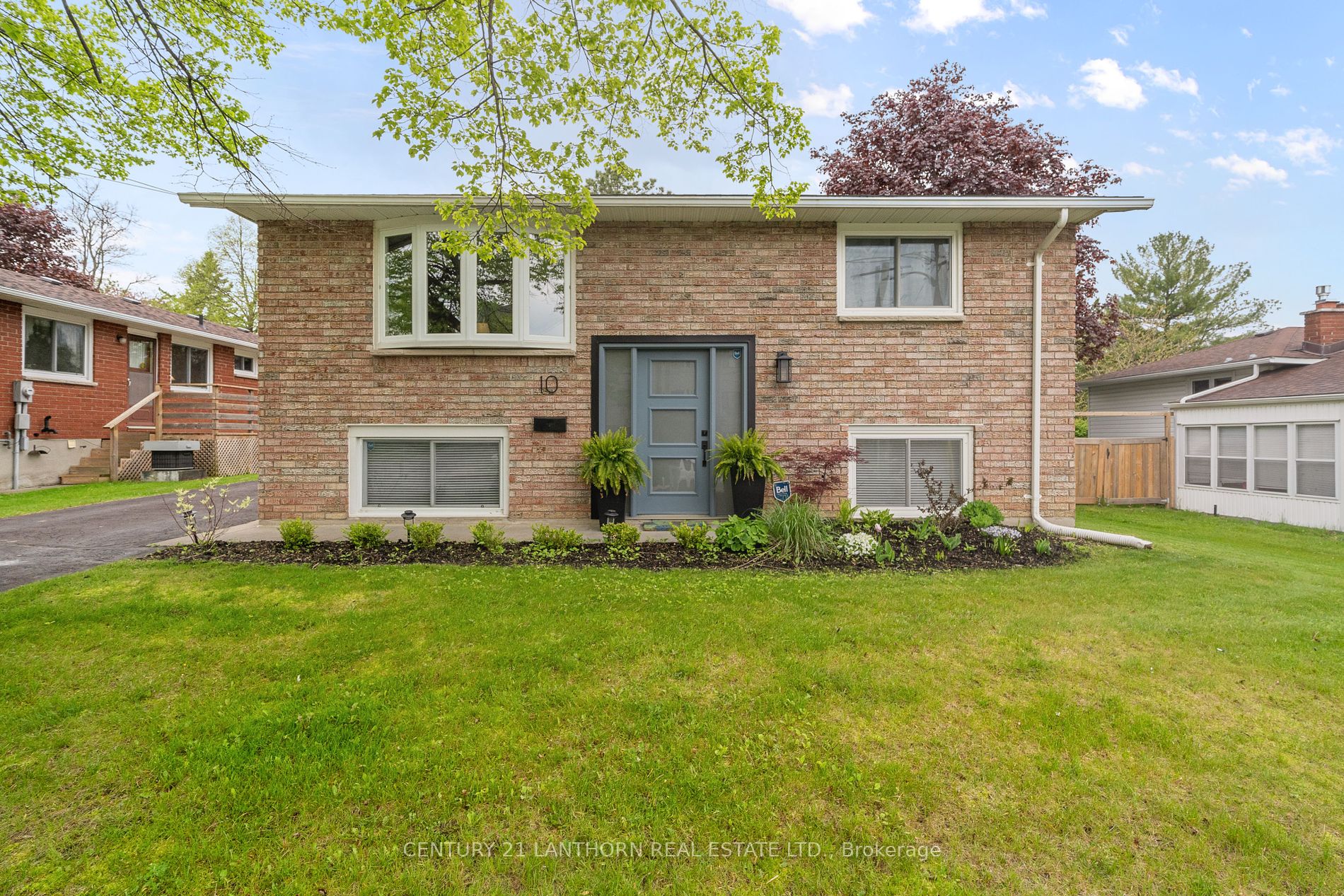 10 Spring St Property Photo