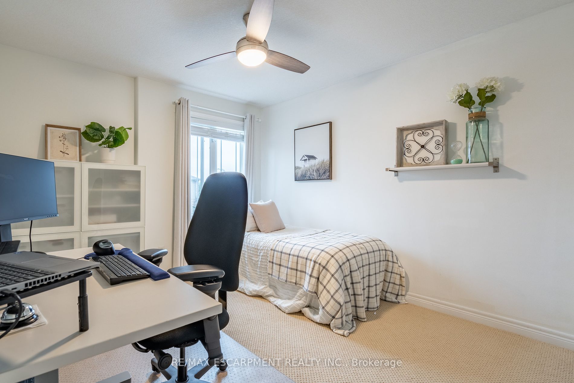 6 Newlove St Property Photo 8