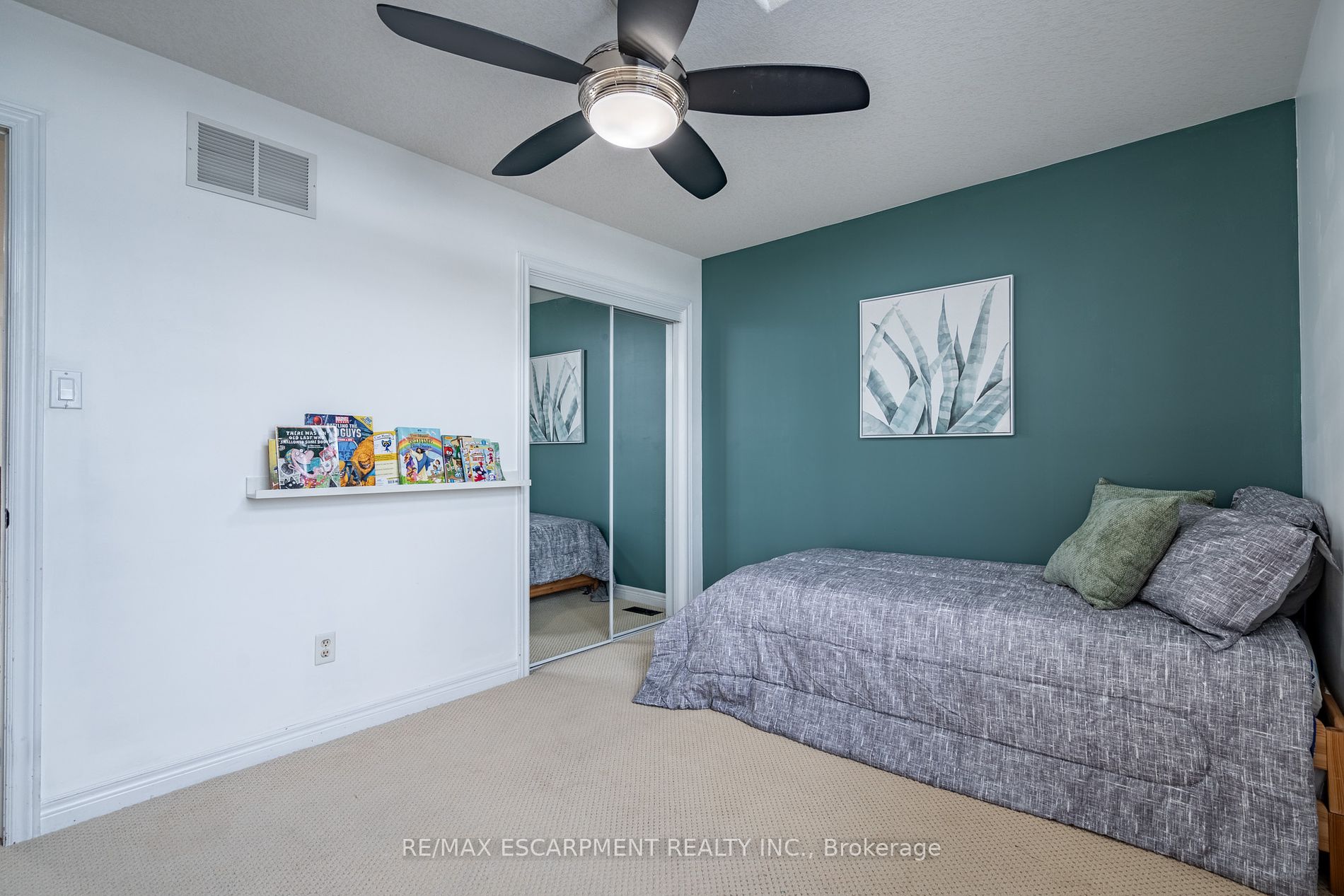 6 Newlove St Property Photo 11
