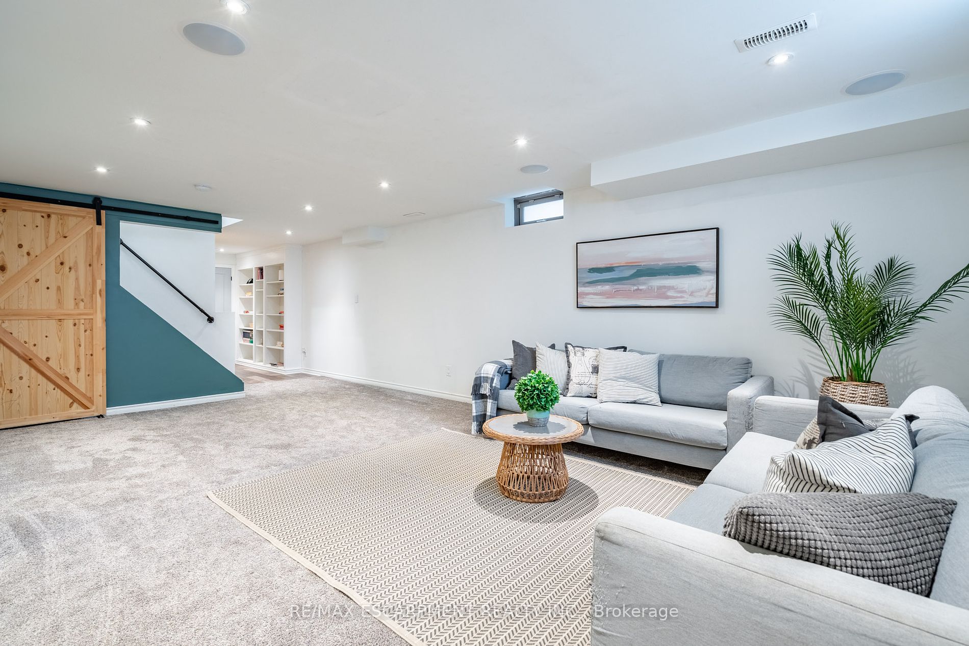 6 Newlove St Property Photo 24