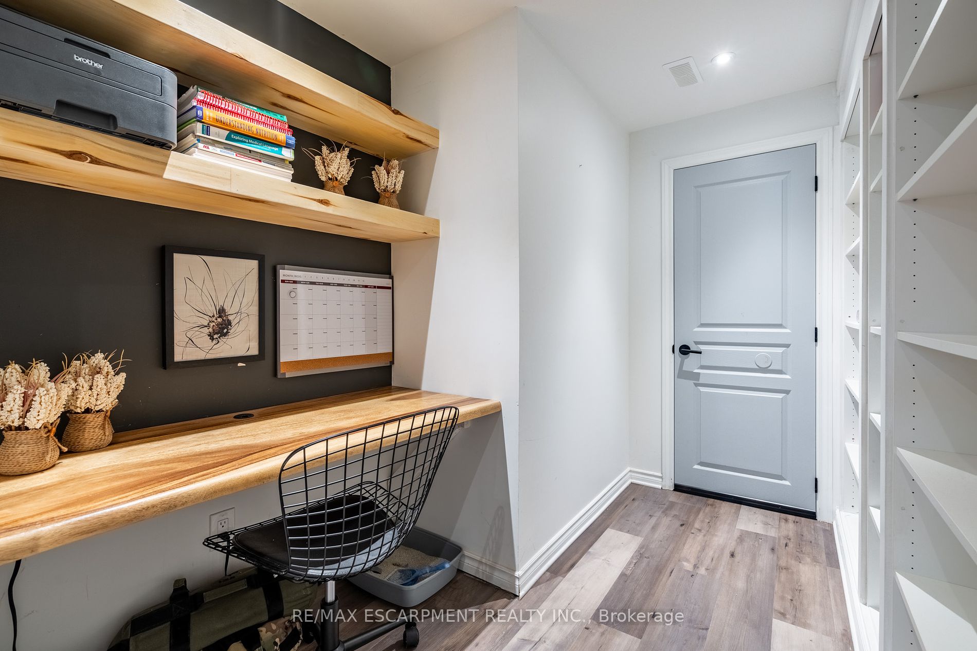 6 Newlove St Property Photo 29
