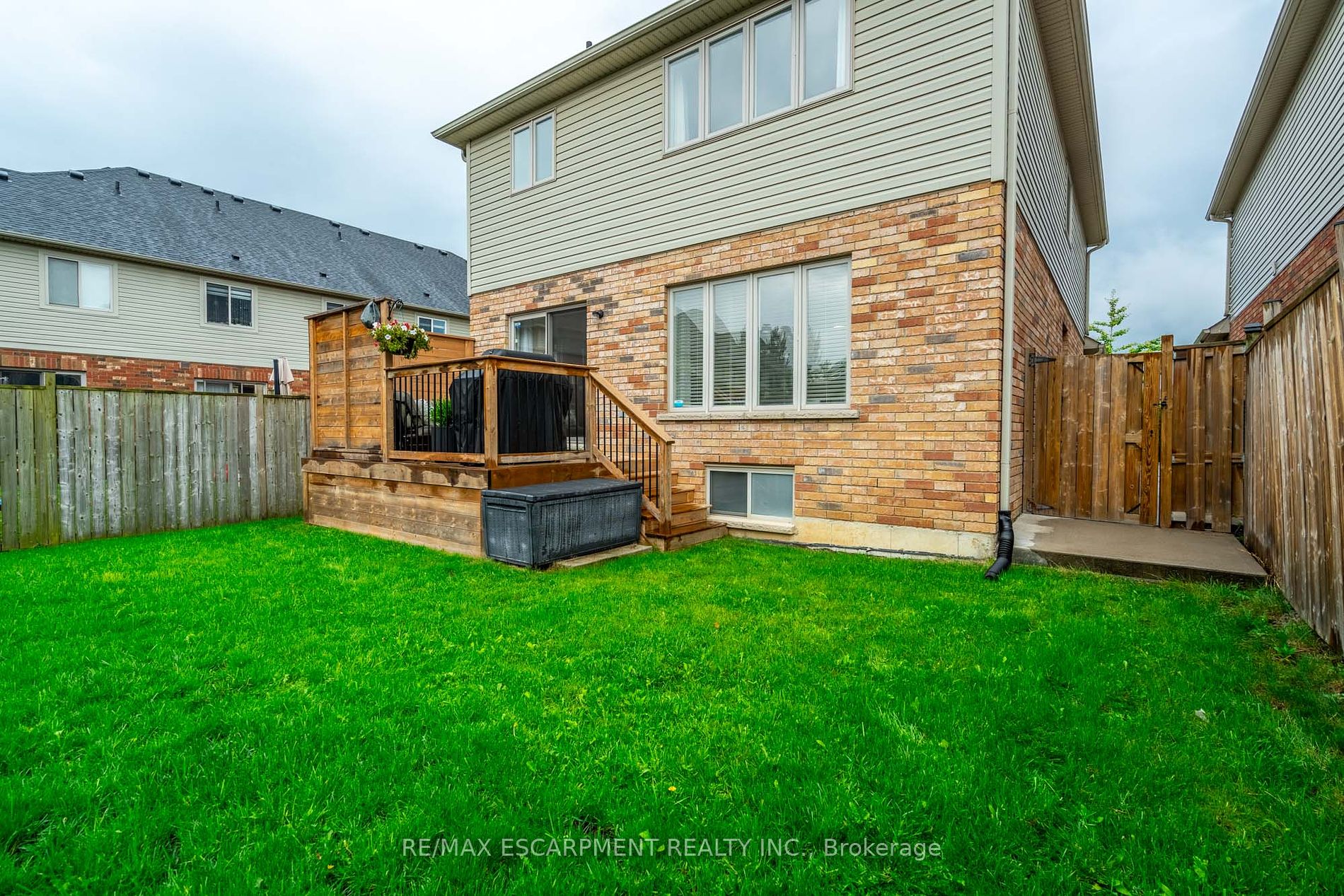 6 Newlove St Property Photo 30