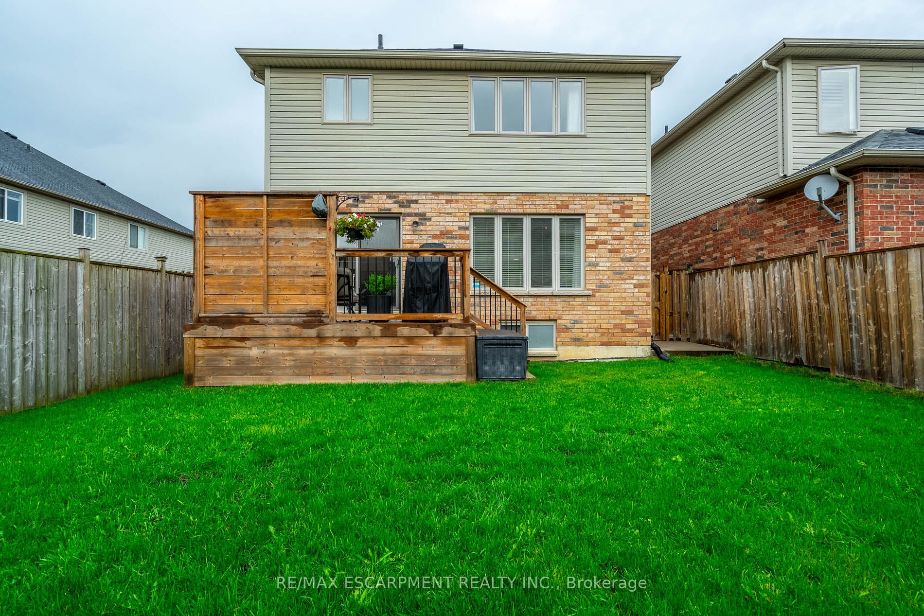 6 Newlove St Property Photo 31