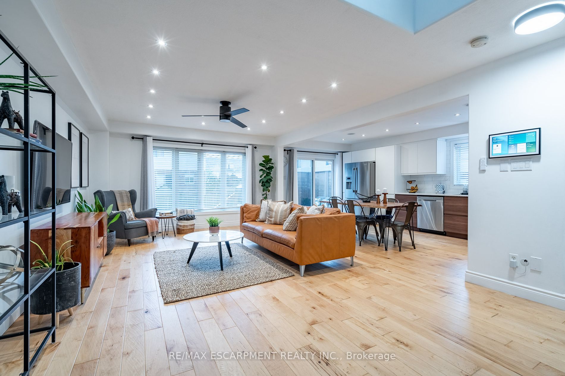 6 Newlove St Property Photo 35