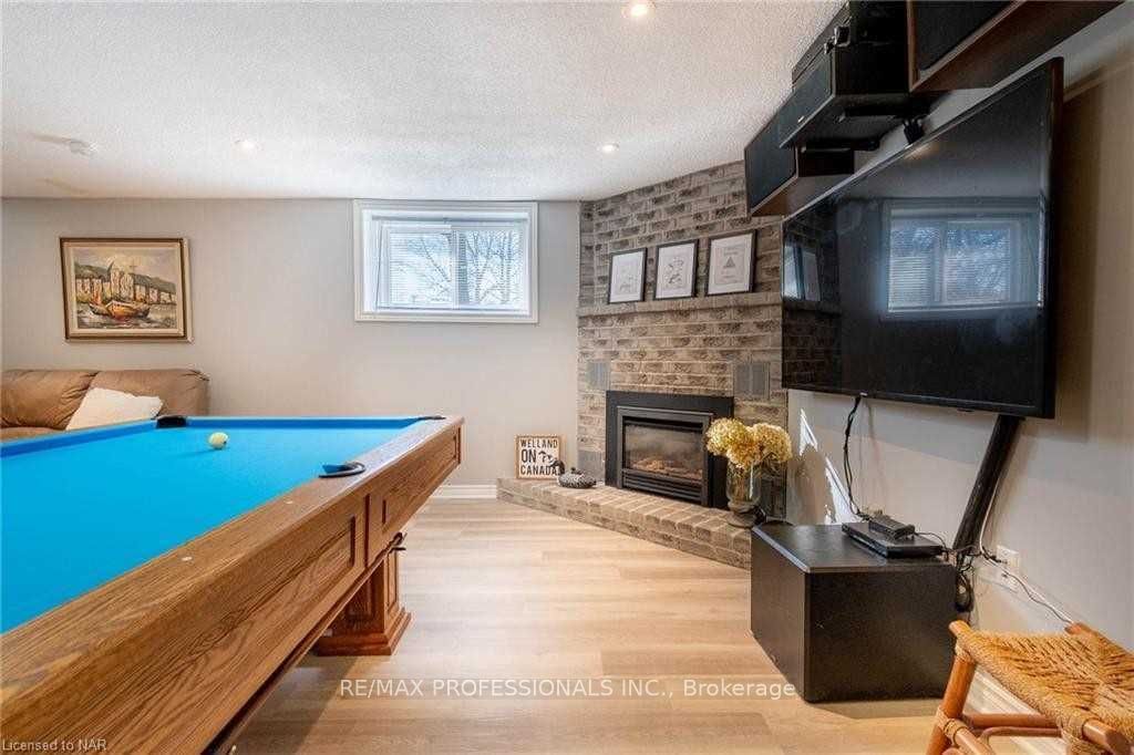 100 Larchwood Circ Property Photo 9