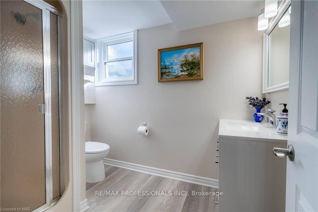 100 Larchwood Circ Property Photo 13