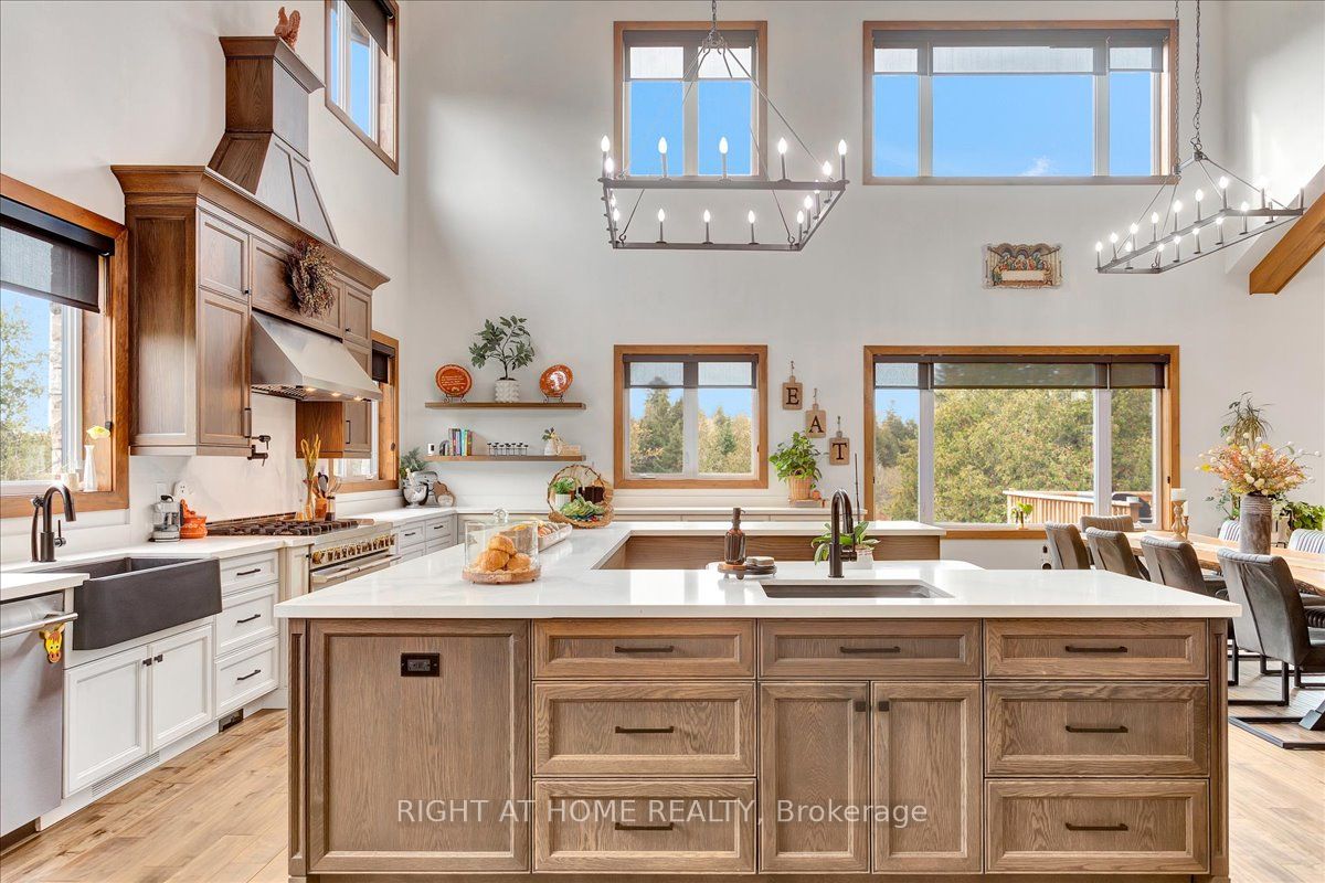 635138 Highway 10 Property Photo 4