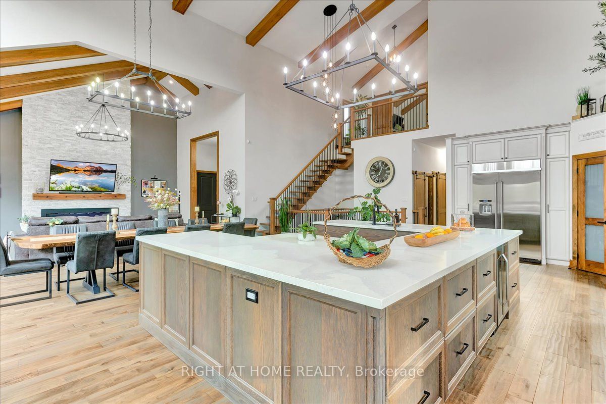 635138 Highway 10 Property Photo 5