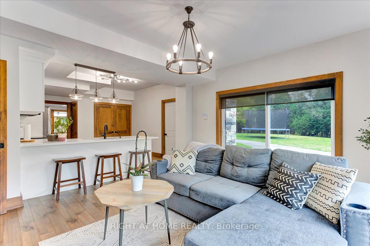 635138 Highway 10 Property Photo 11