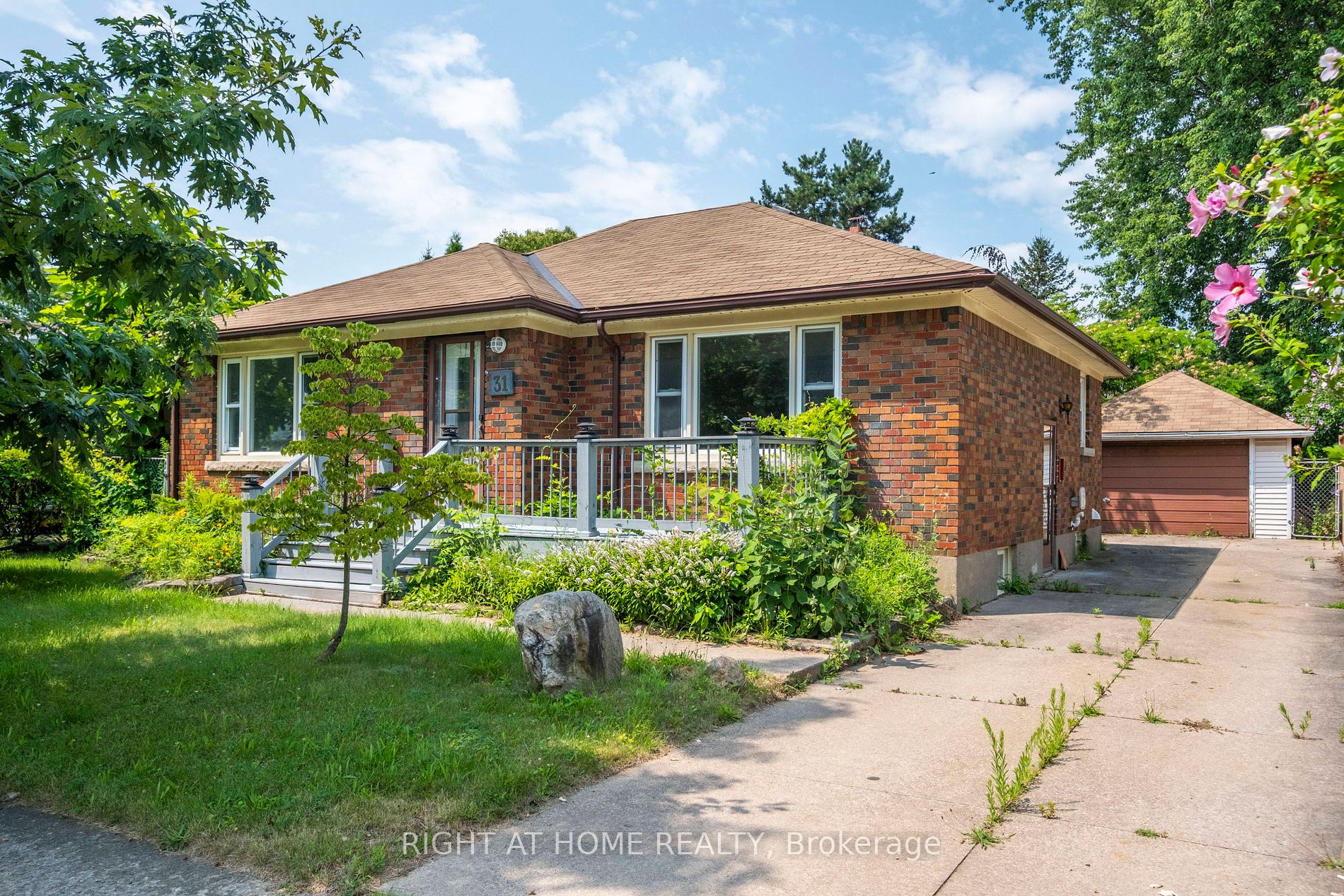 31 Dunblane Ave Property Photo 1