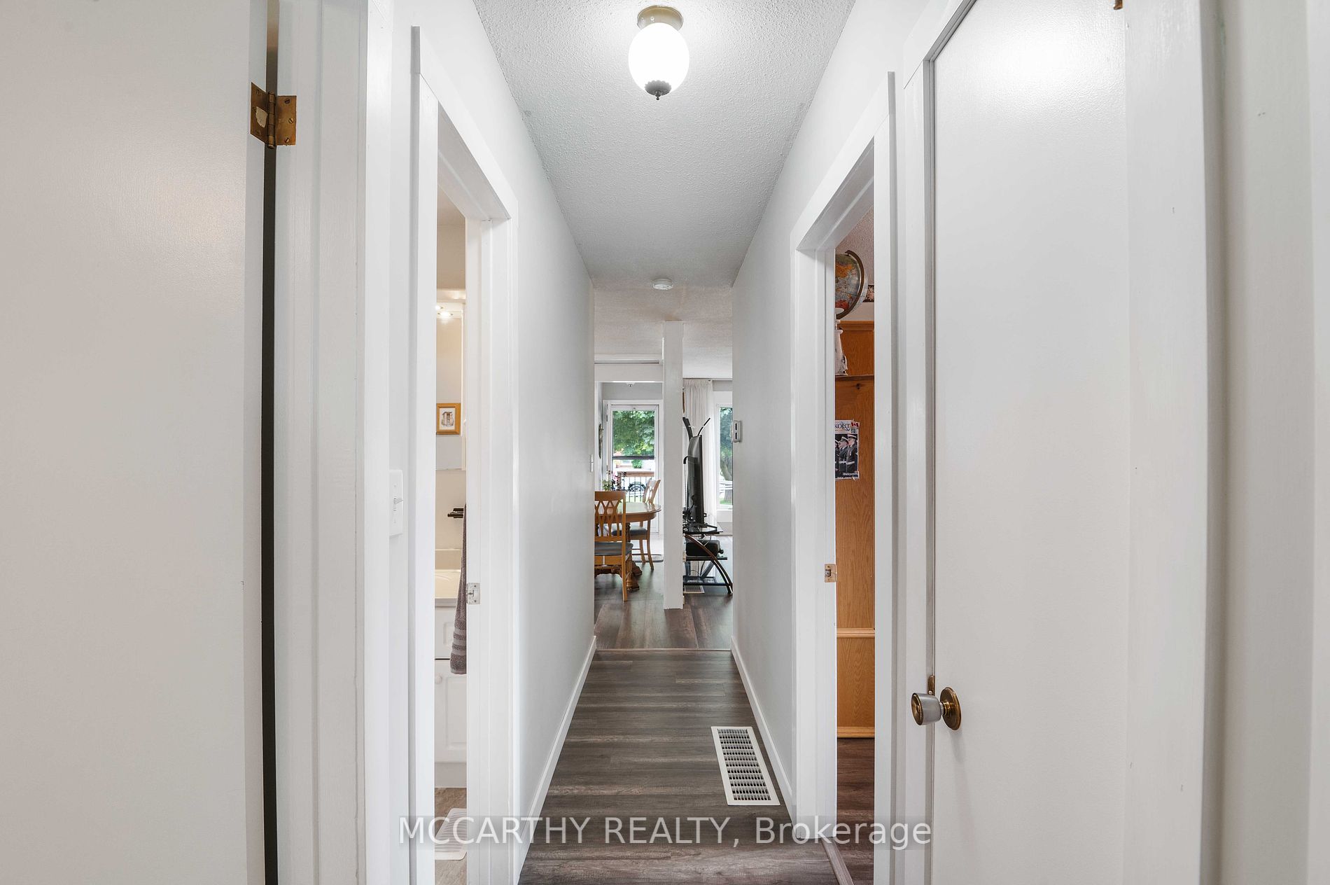 433 First Ave E Property Photo 5