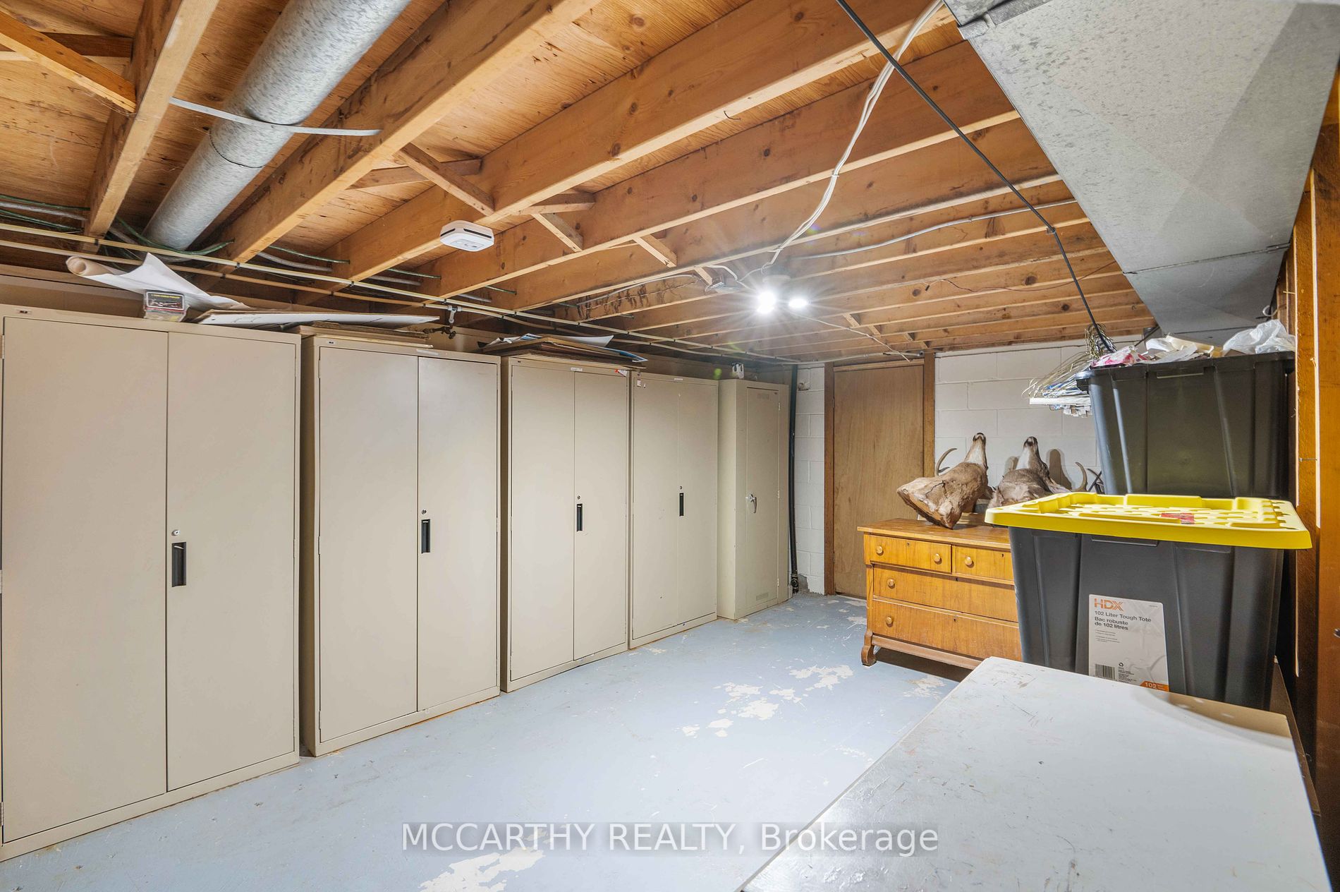 433 First Ave E Property Photo 17