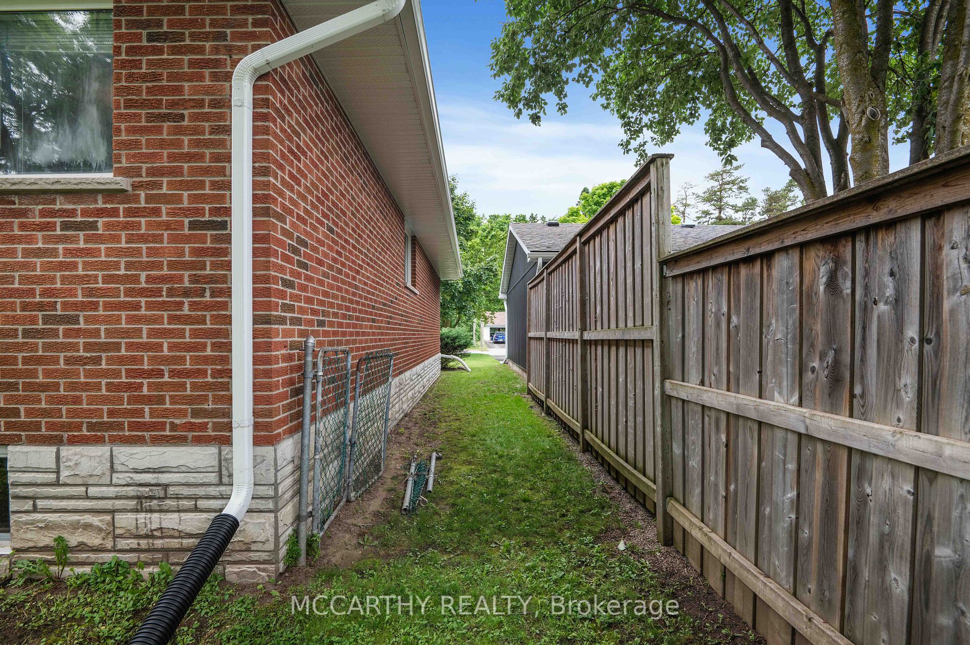 433 First Ave E Property Photo 25