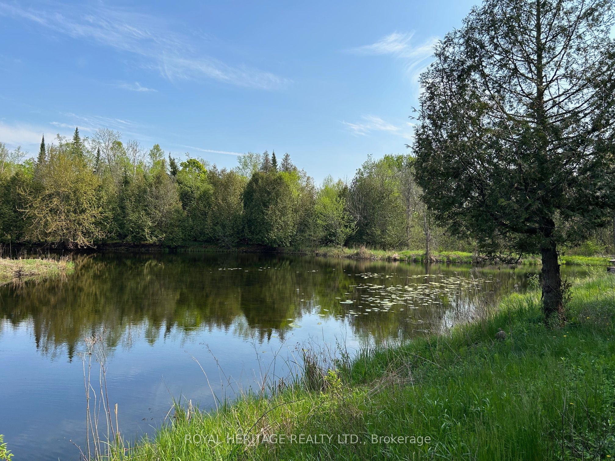 810 4th Line Property Photo