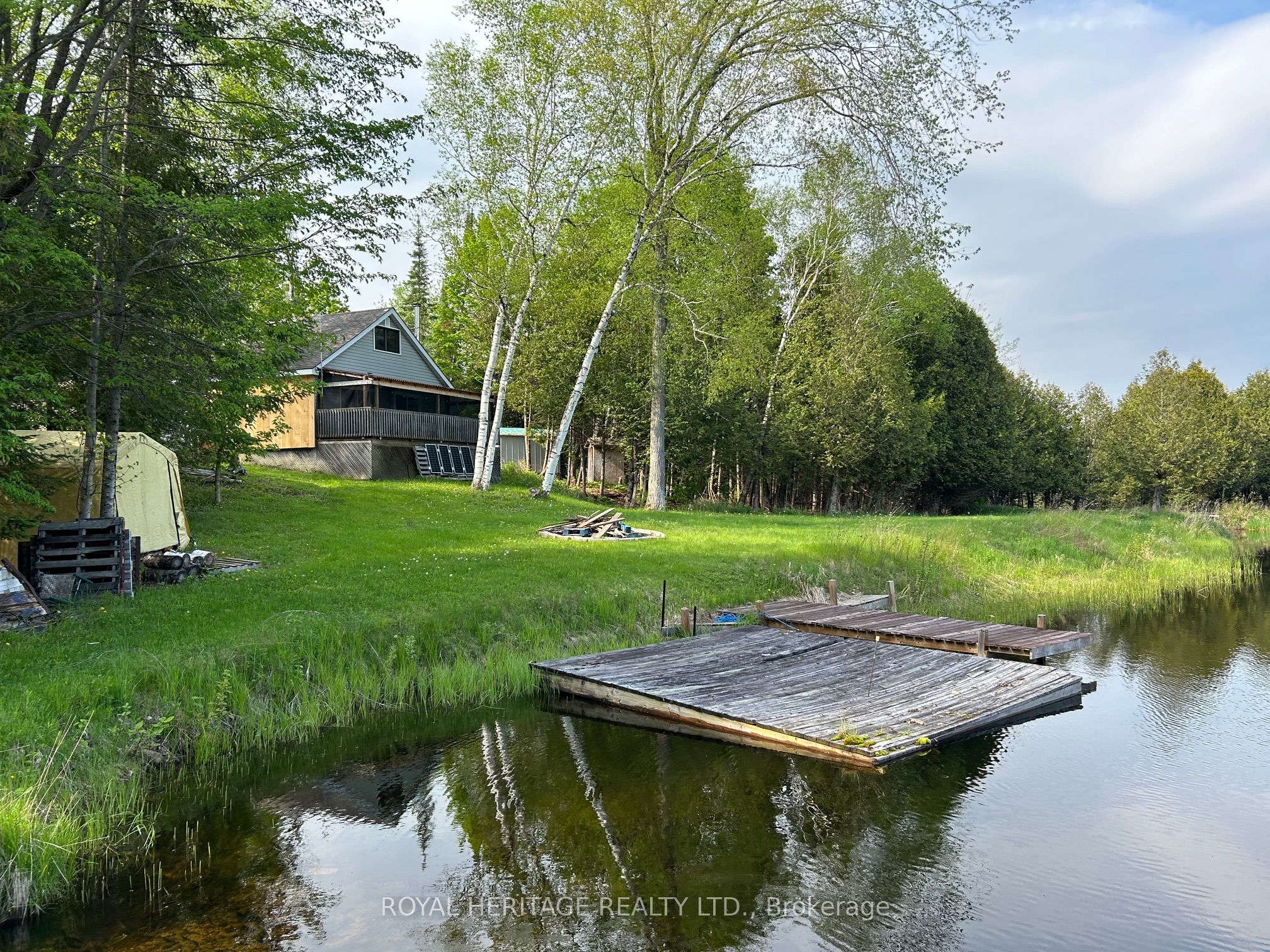 810 4th Line Property Photo 4