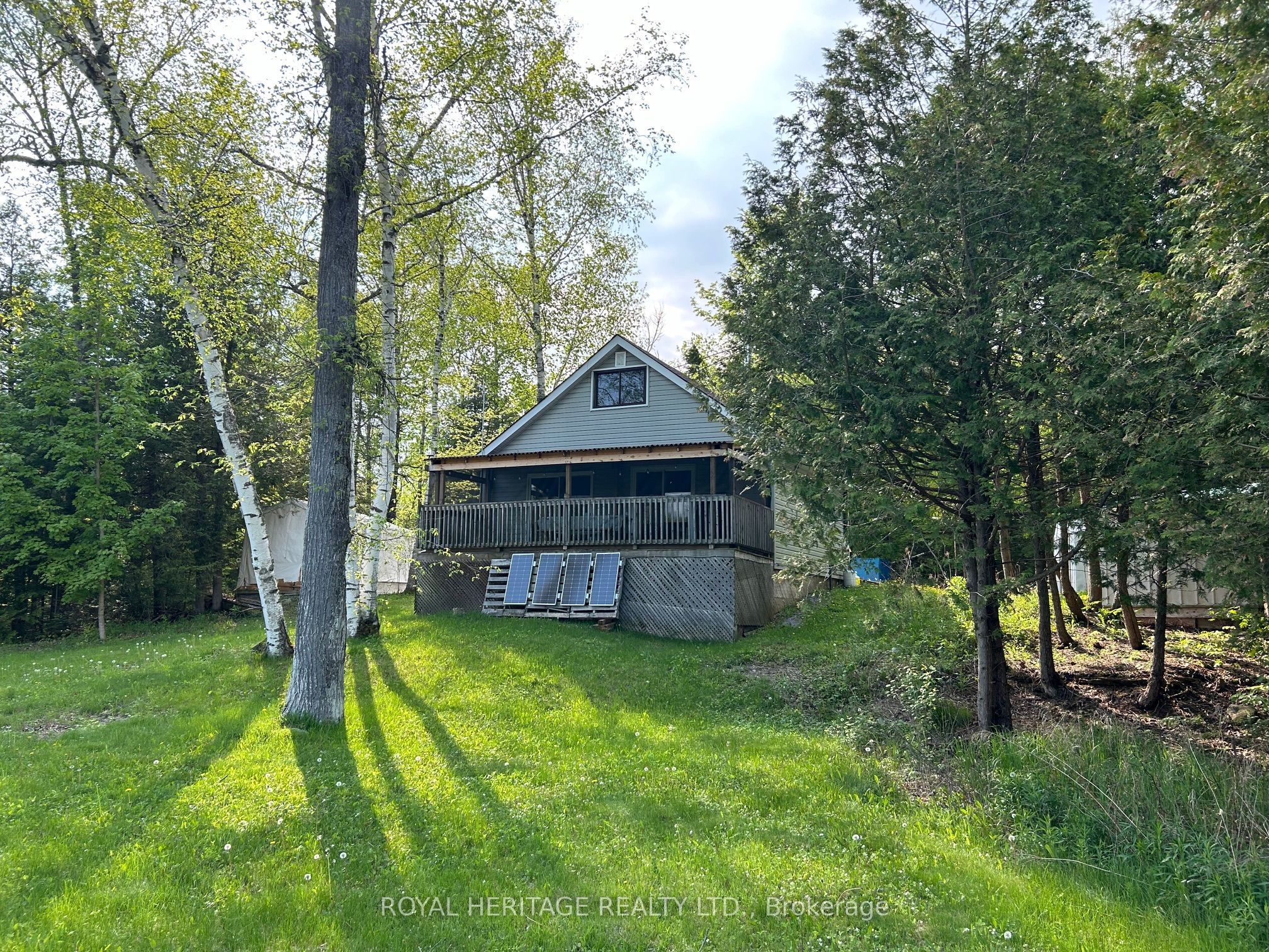 810 4th Line Property Photo 10