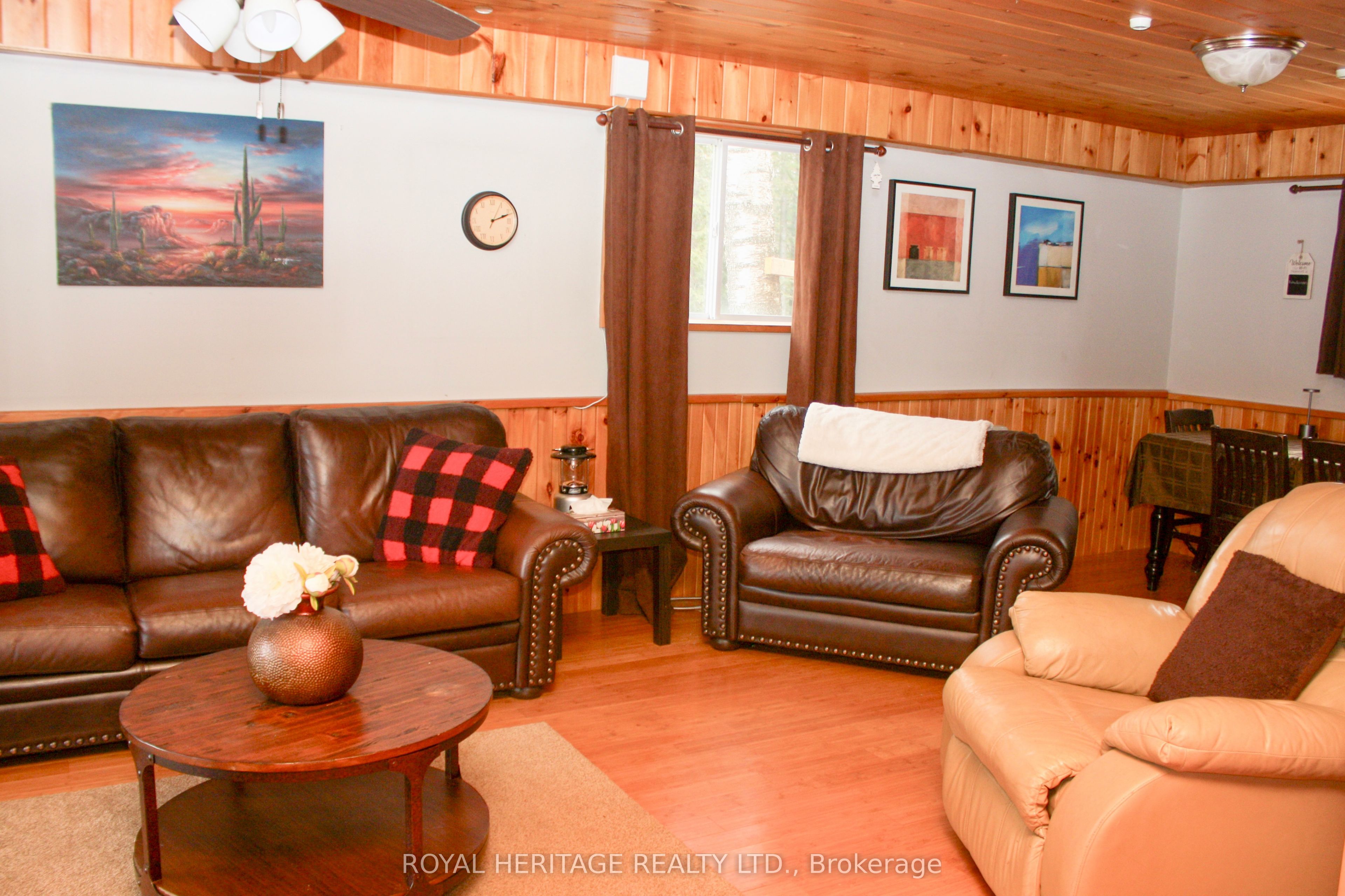 810 4th Line Property Photo 19