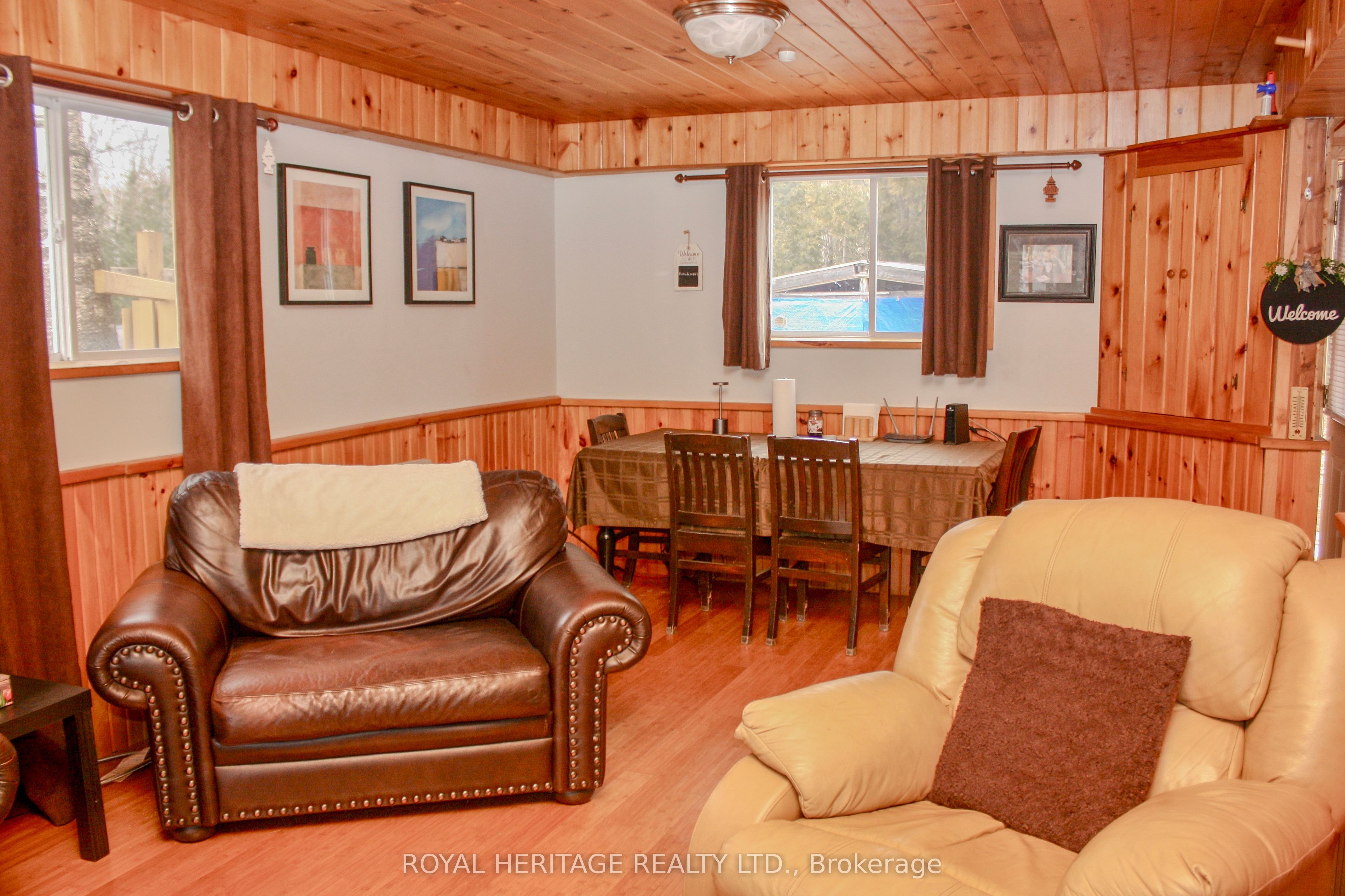 810 4th Line Property Photo 20