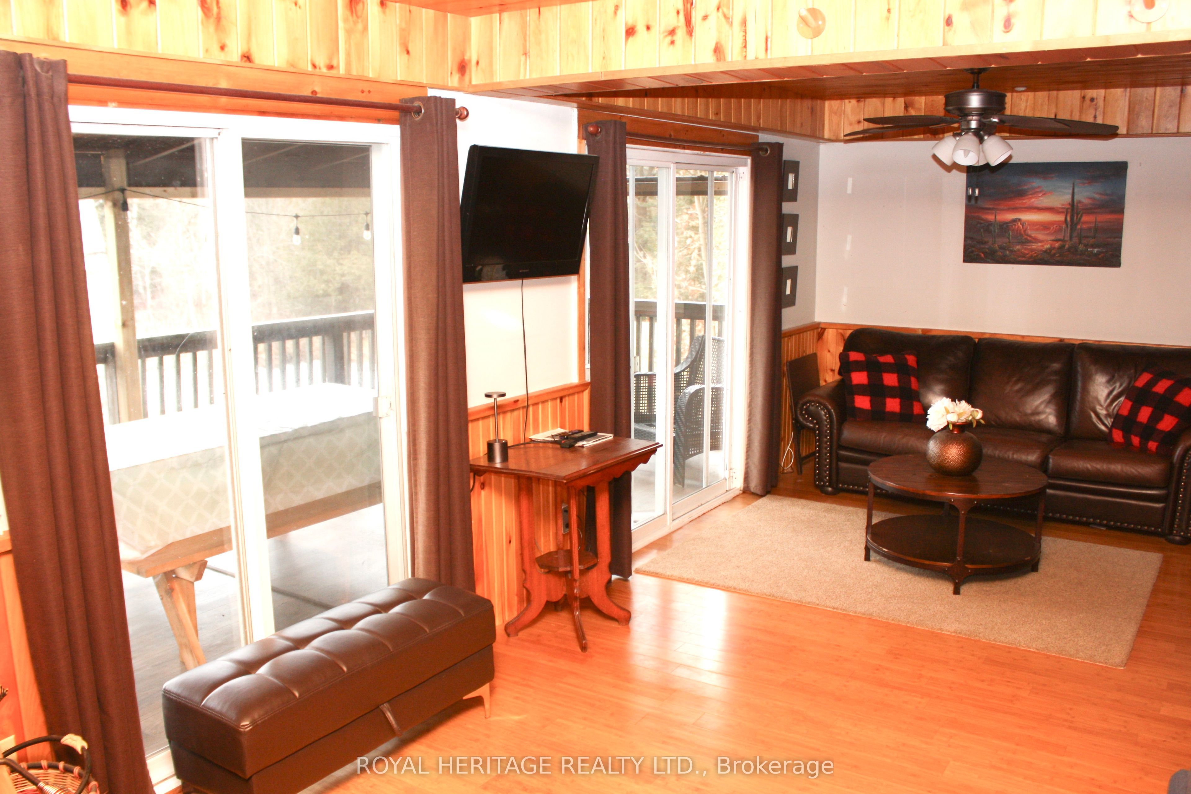 810 4th Line Property Photo 29