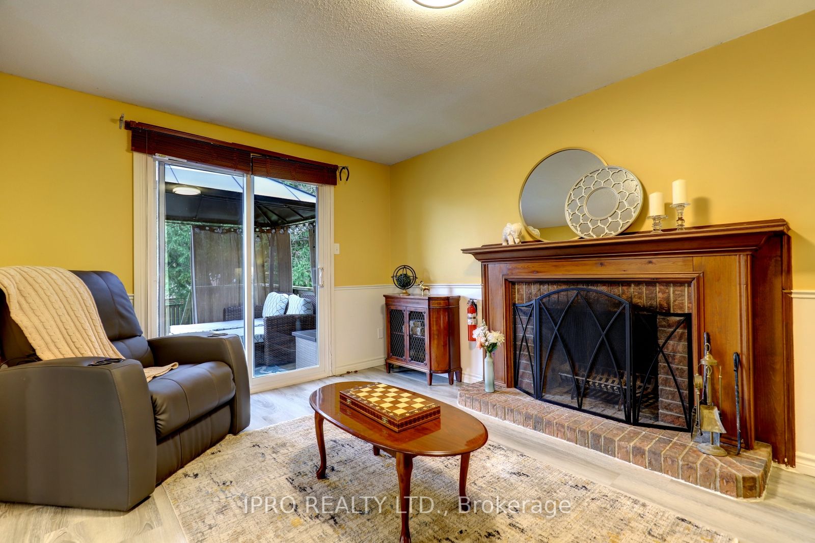 228 Rosebank Pl Property Photo 3