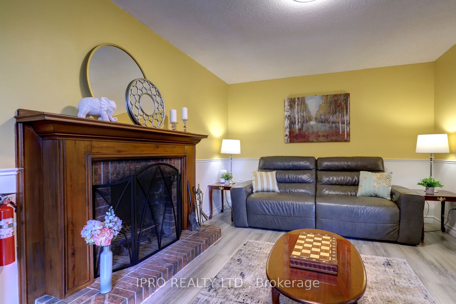 228 Rosebank Pl Property Photo 6