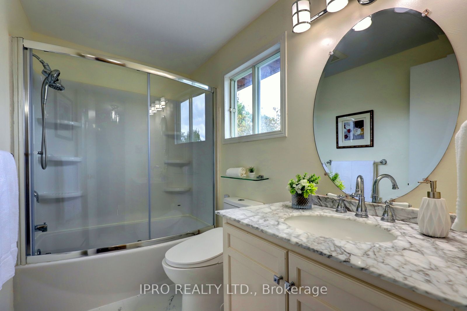 228 Rosebank Pl Property Photo 13