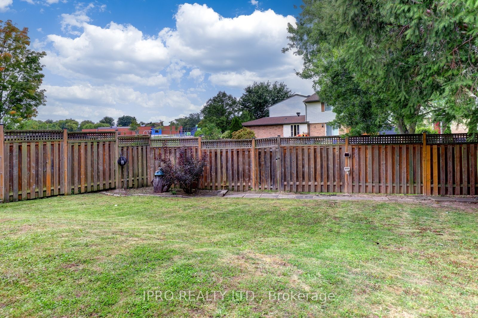 228 Rosebank Pl Property Photo 21