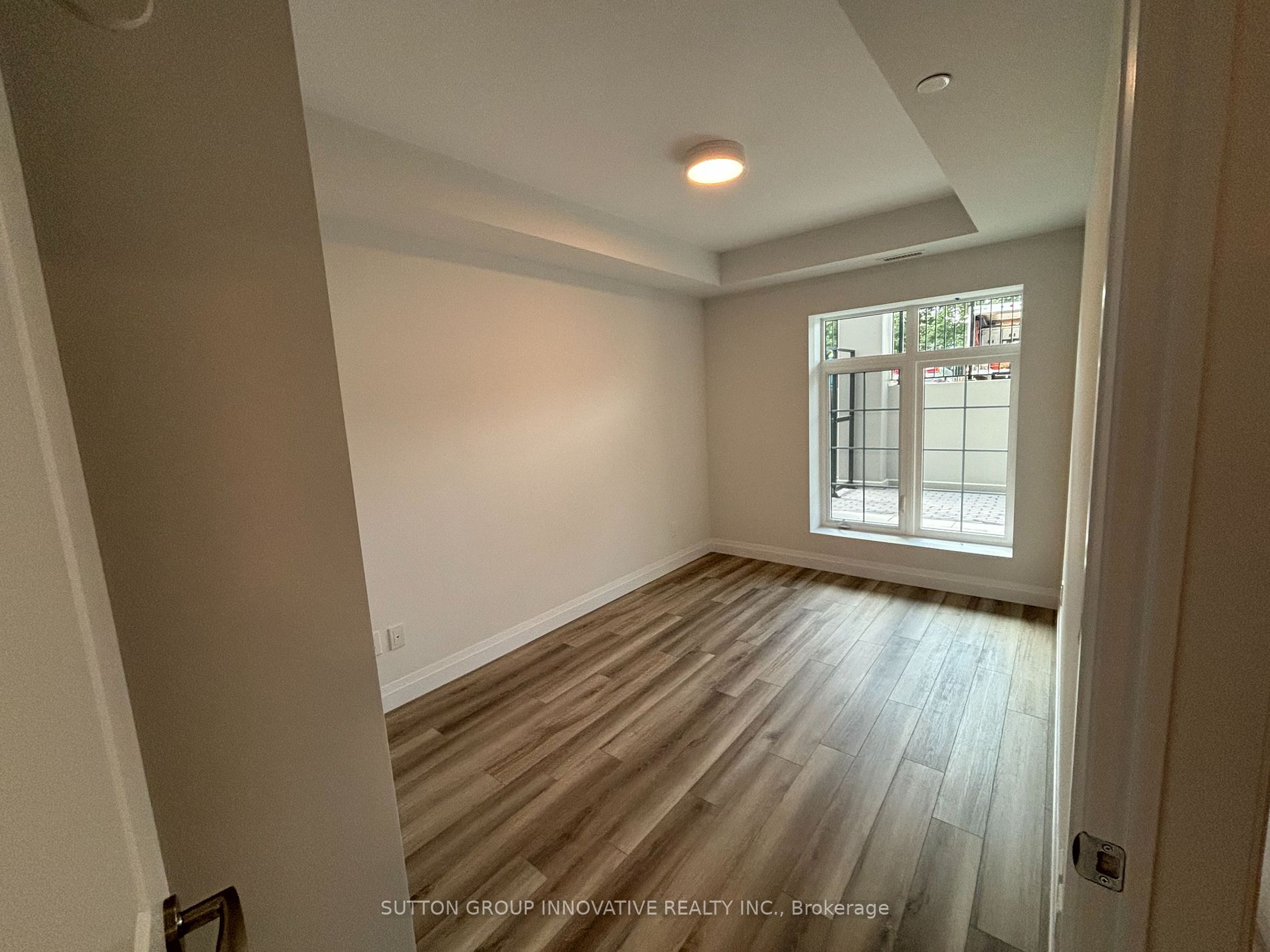 153 Wilson St W 105 Property Photo 8