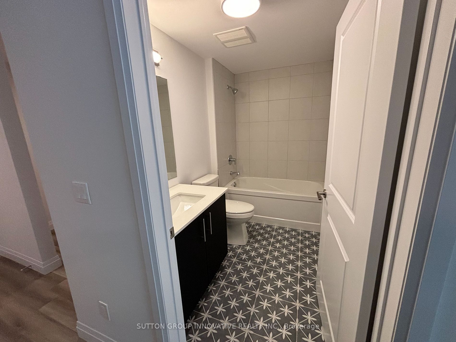 153 Wilson St W 105 Property Photo 11