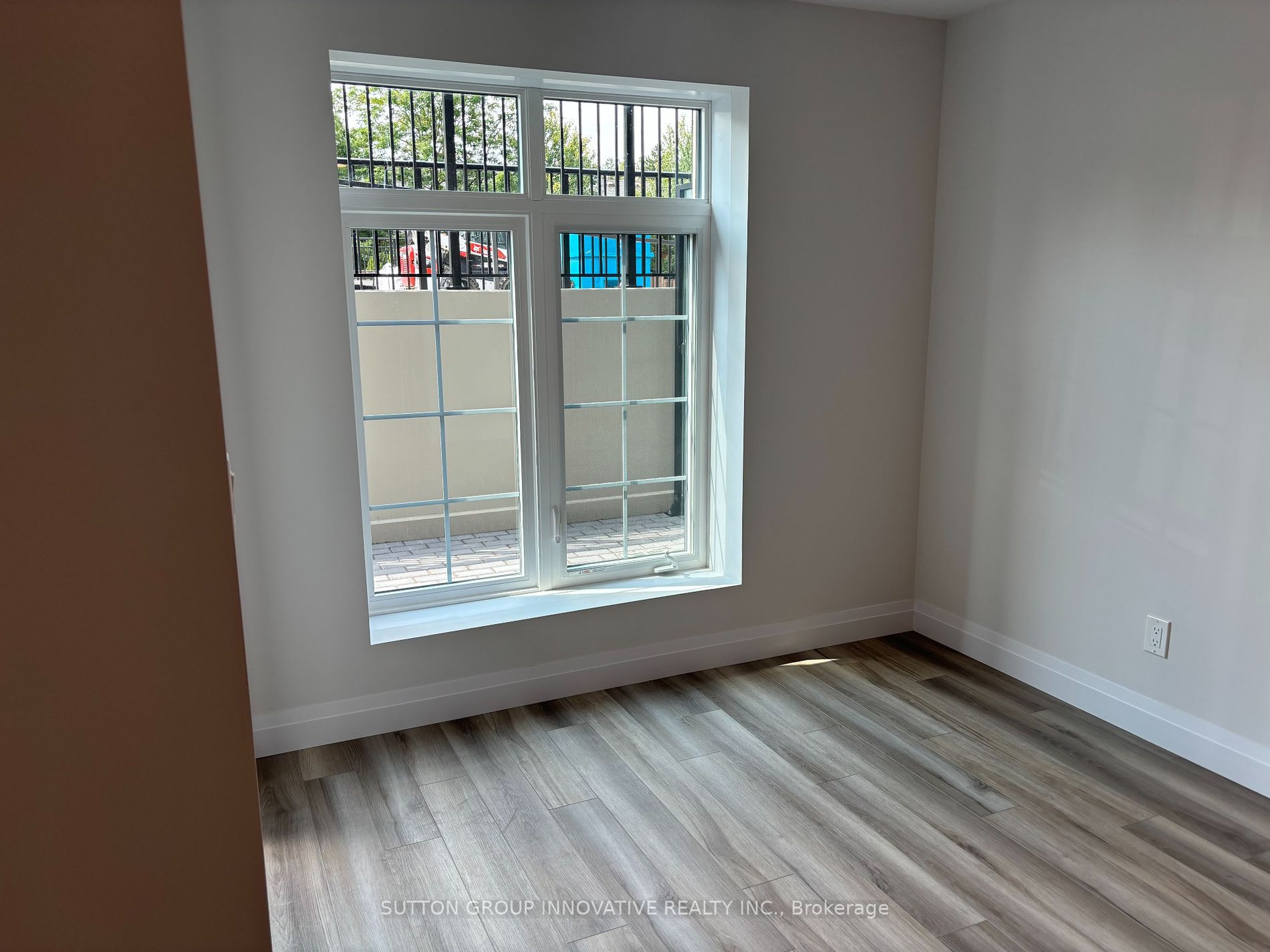 153 Wilson St W 105 Property Photo 17