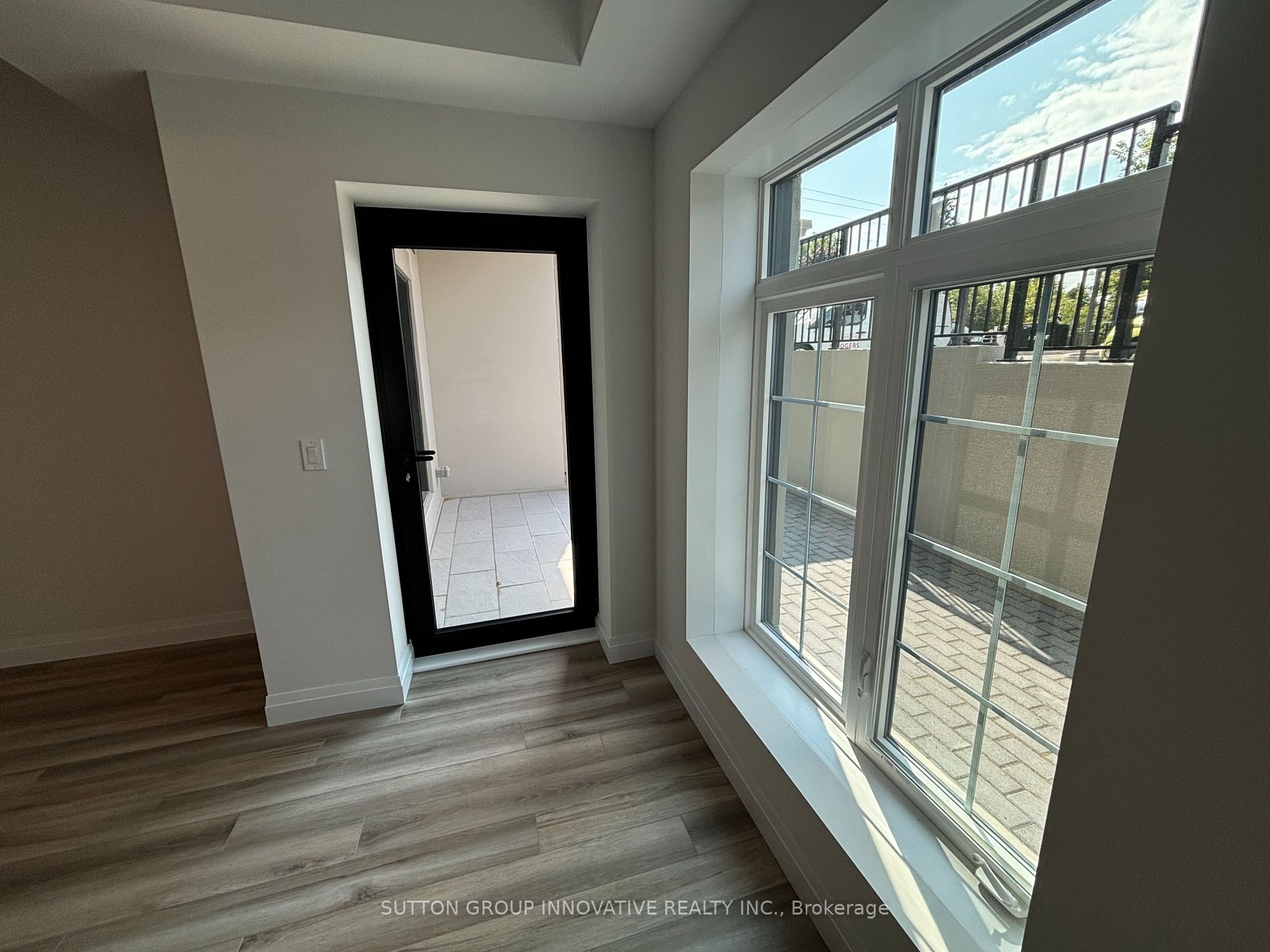 153 Wilson St W 105 Property Photo 18