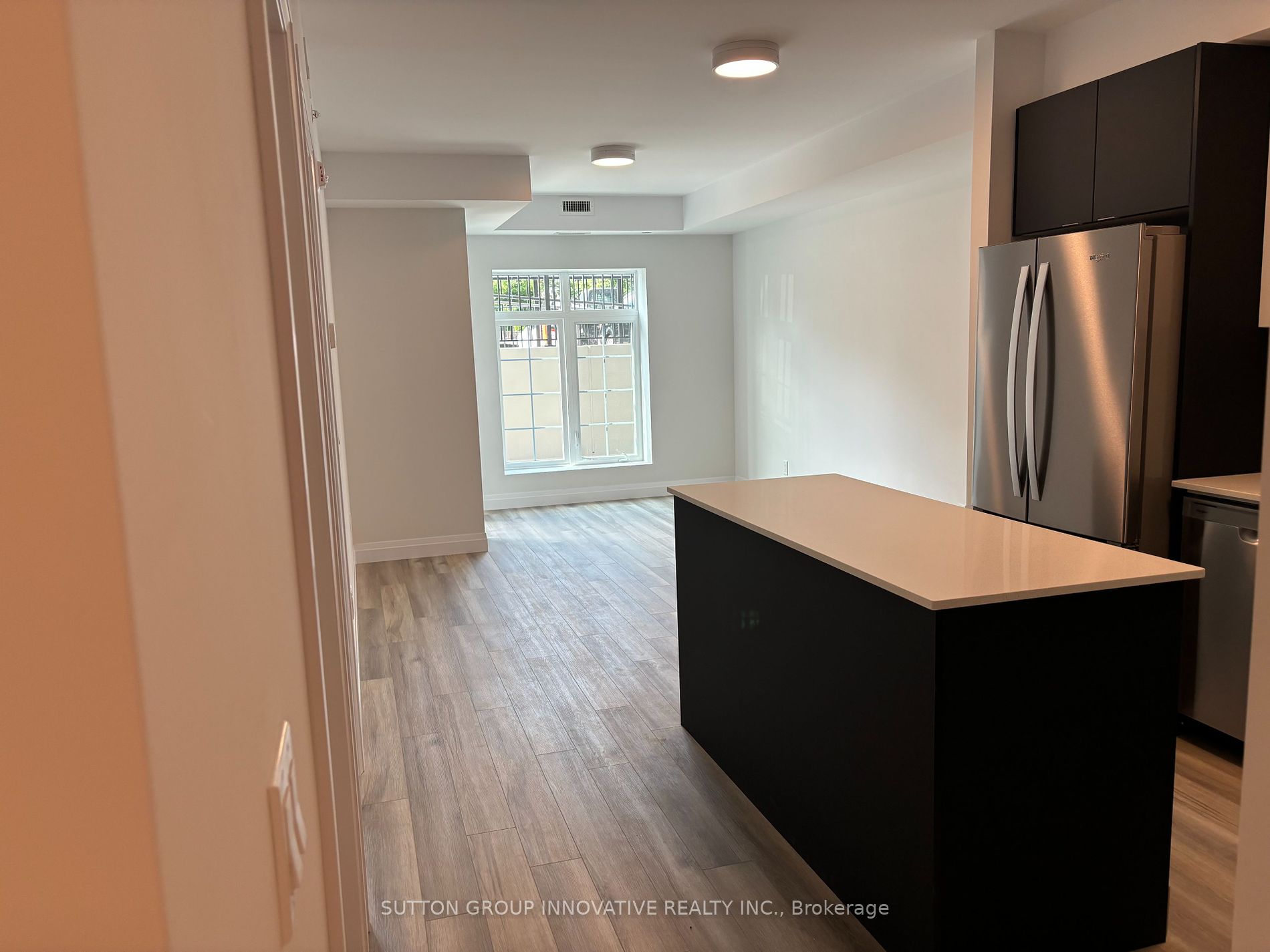 153 Wilson St W 105 Property Photo 34