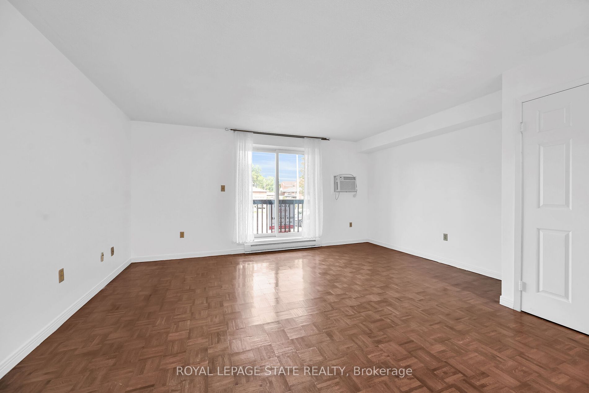 482 James St N 203 Property Photo 4