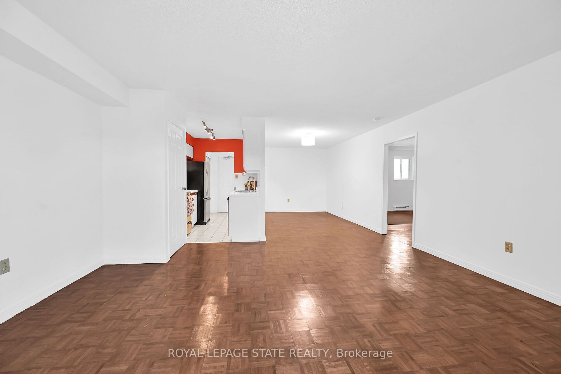 482 James St N 203 Property Photo 6