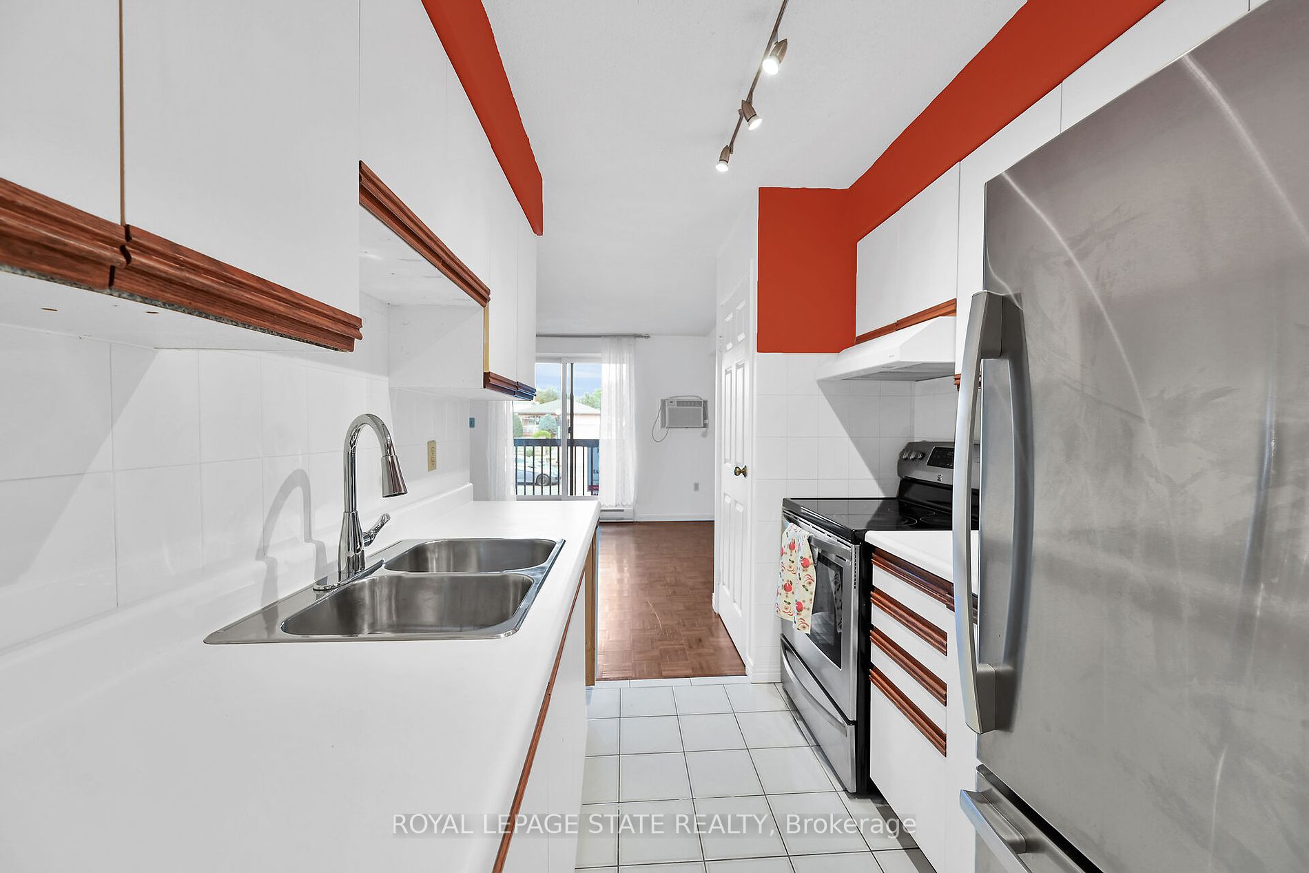 482 James St N 203 Property Photo 15