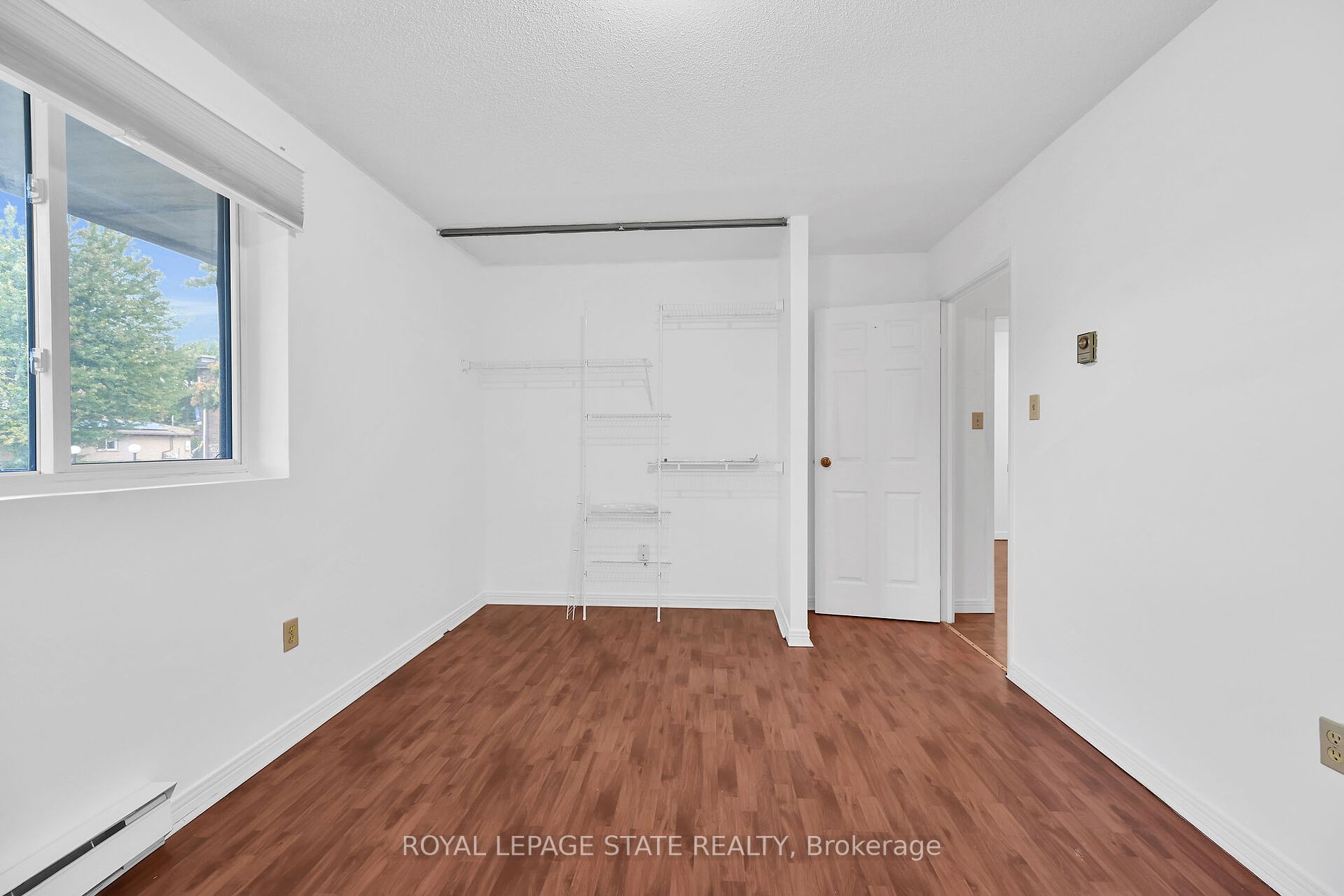 482 James St N 203 Property Photo 21