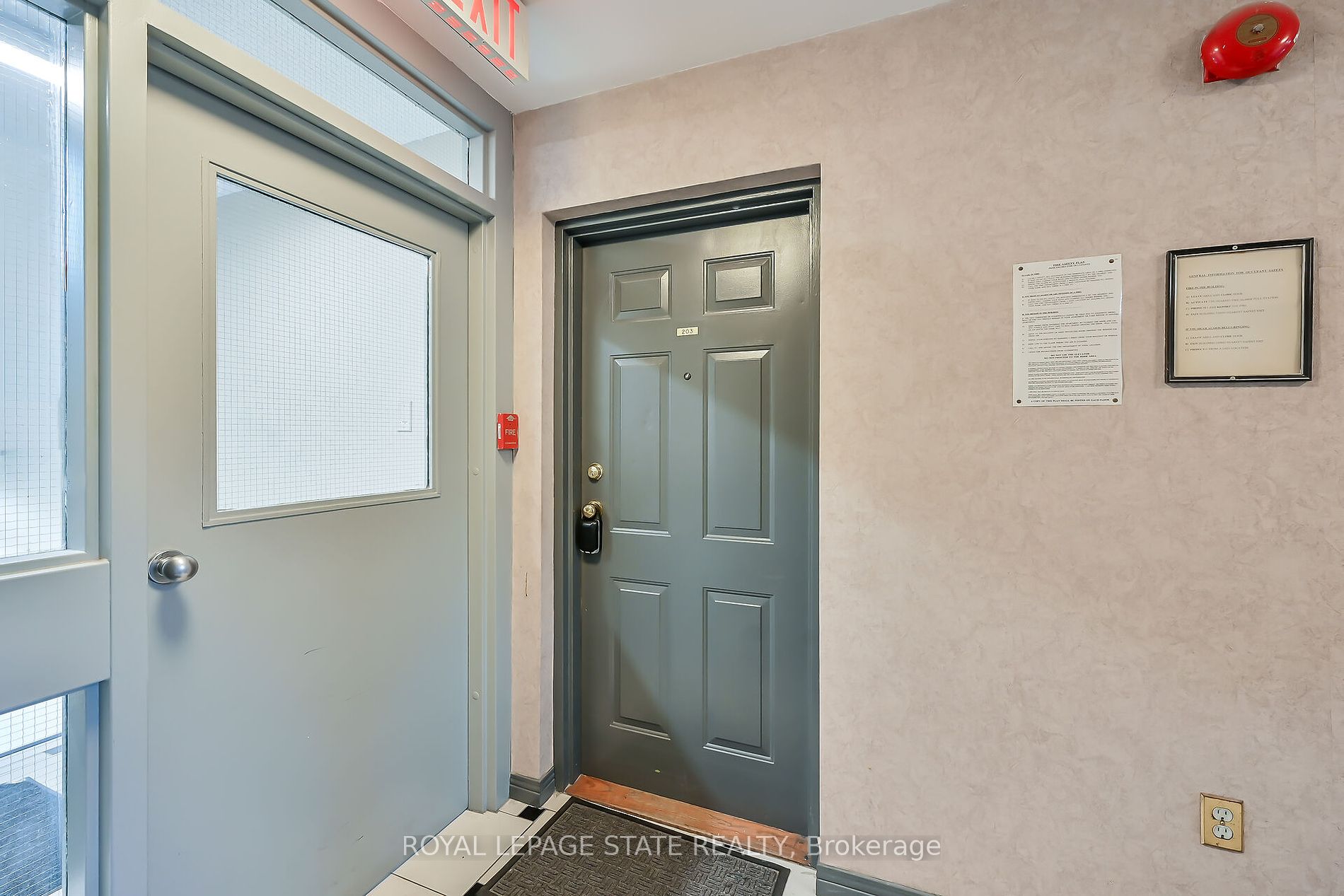 482 James St N 203 Property Photo 37
