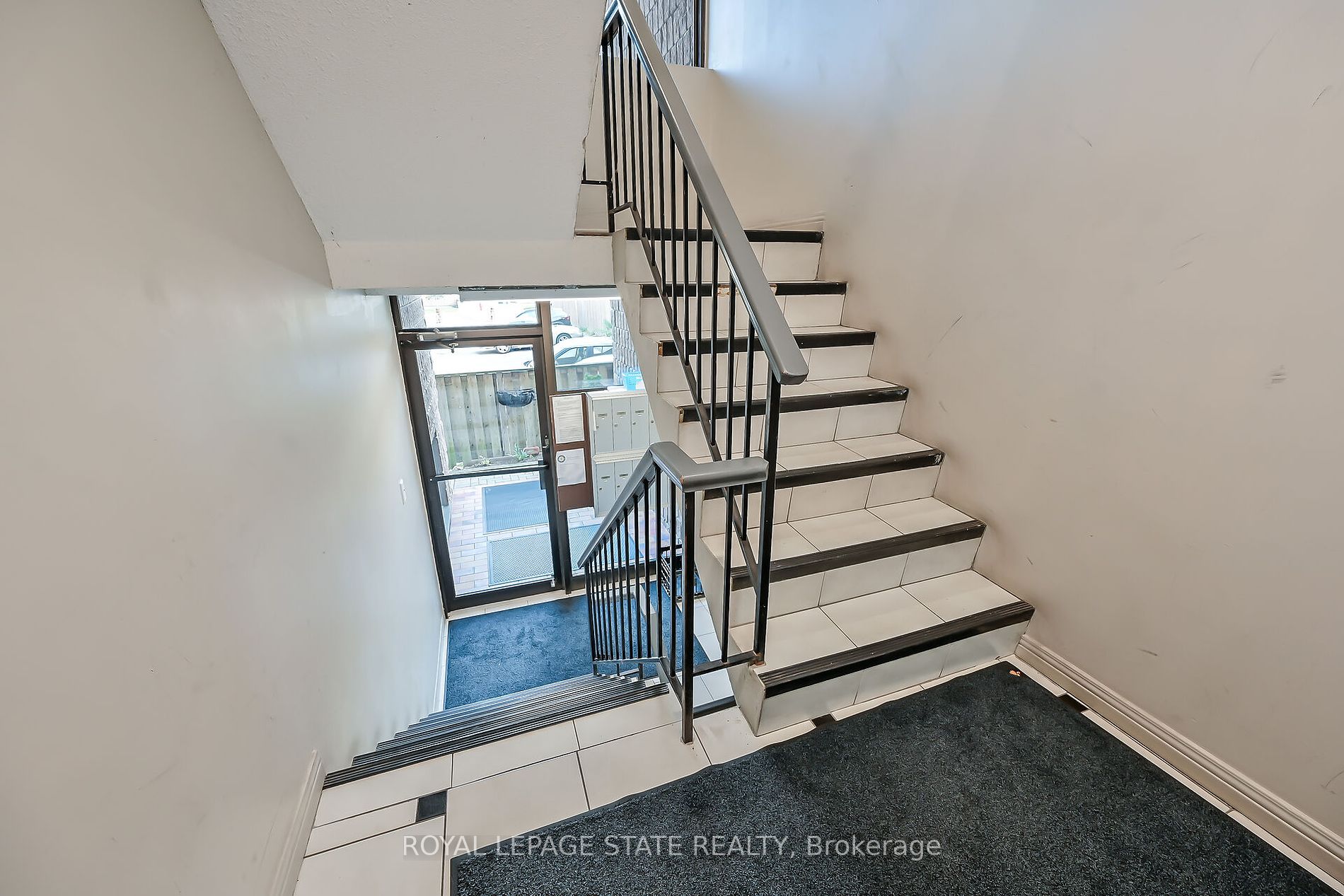 482 James St N 203 Property Photo 39