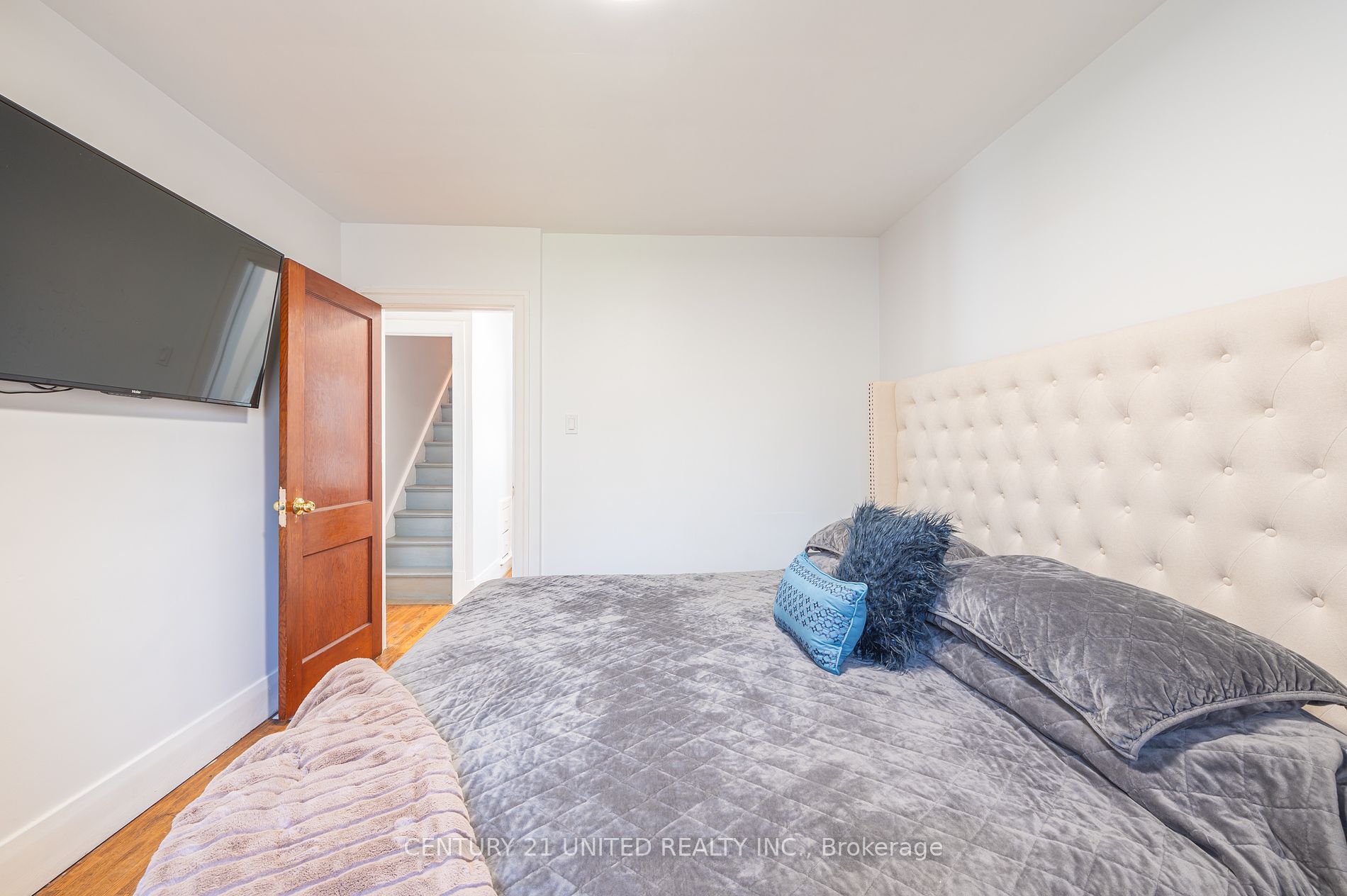 741 Third Ave Property Photo 5