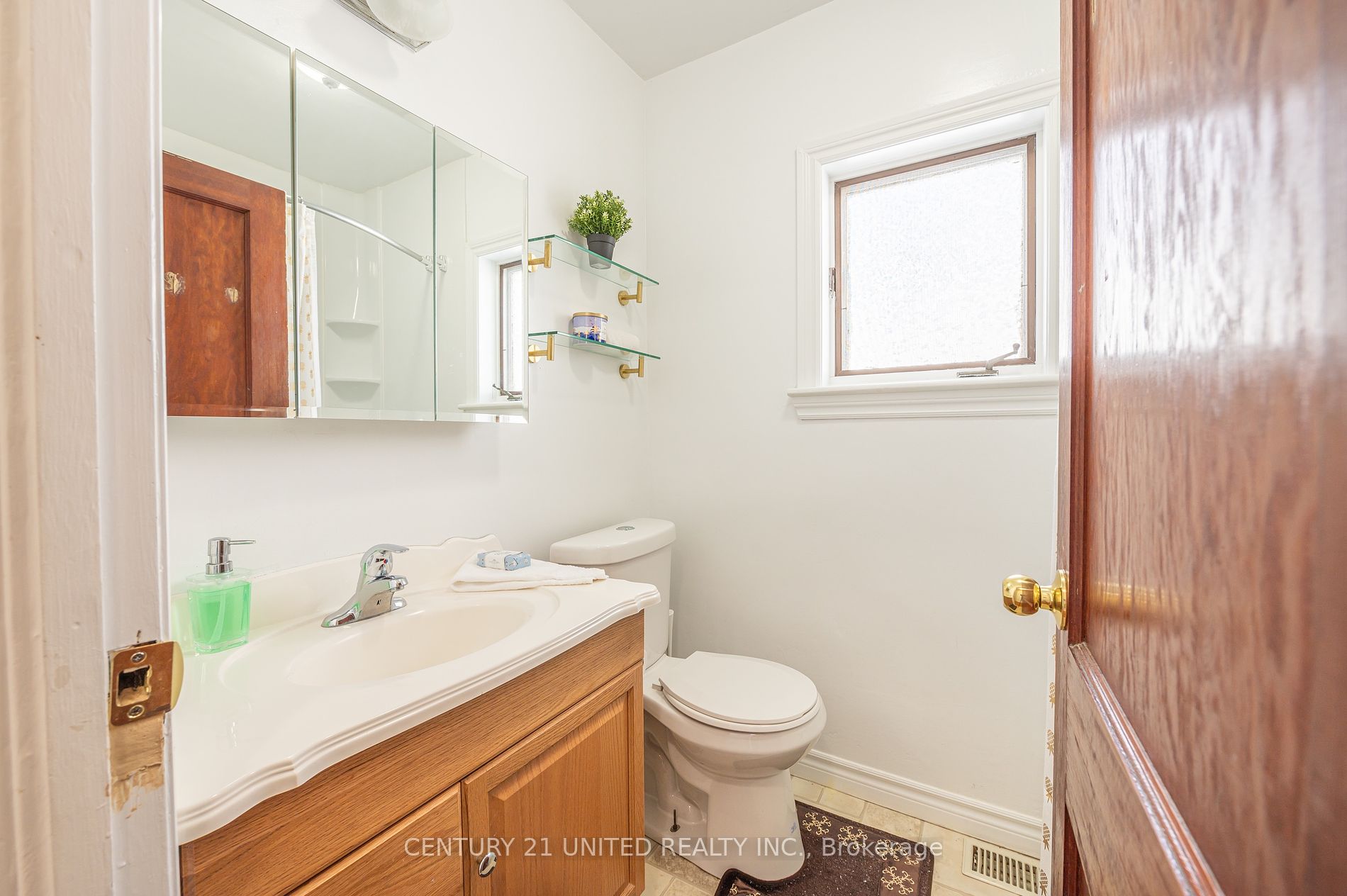 741 Third Ave Property Photo 7