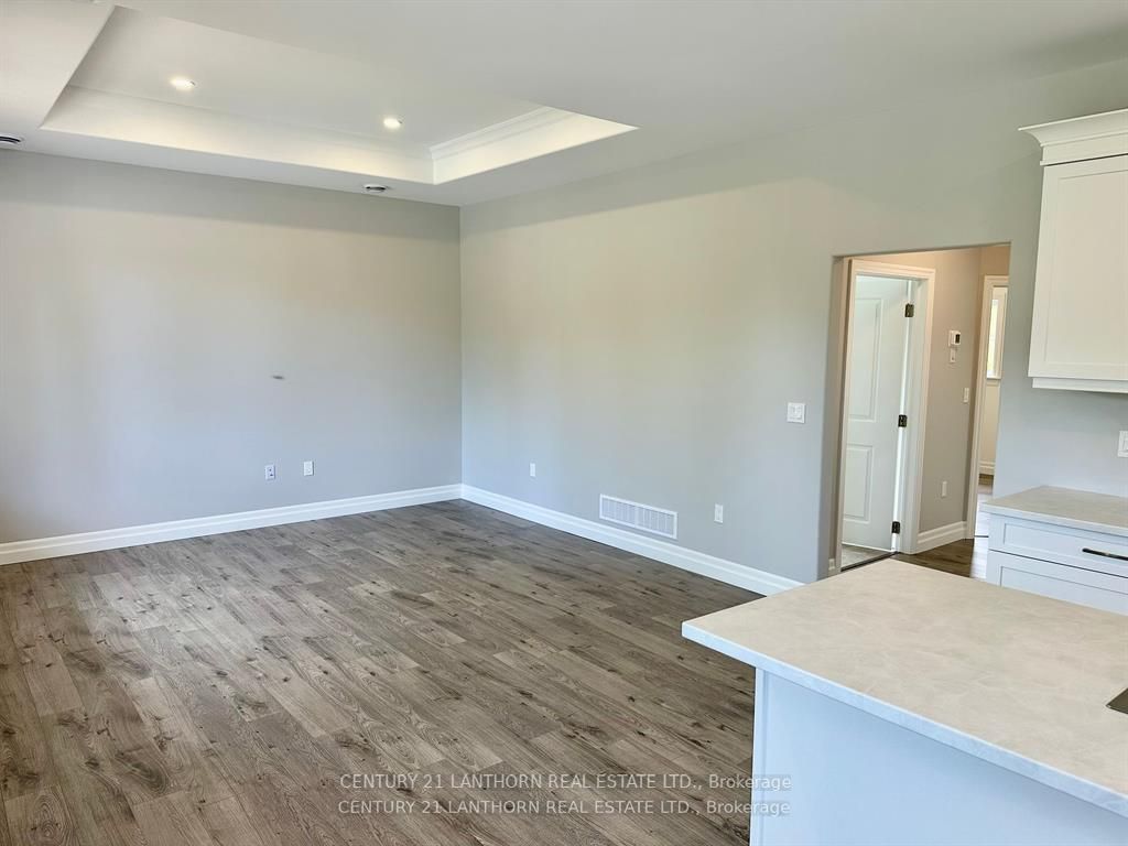 10 Gladstone St Property Photo 8